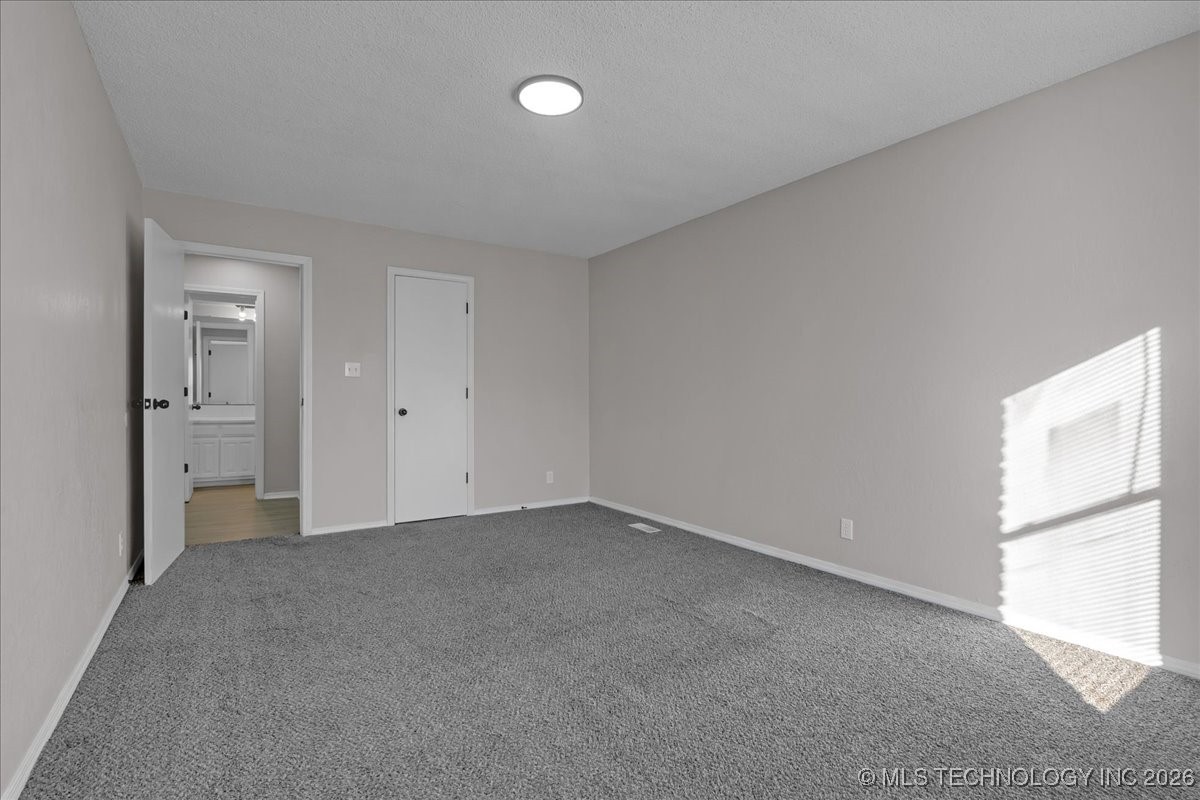 2301 S Chestnut Avenue Property Photo 24