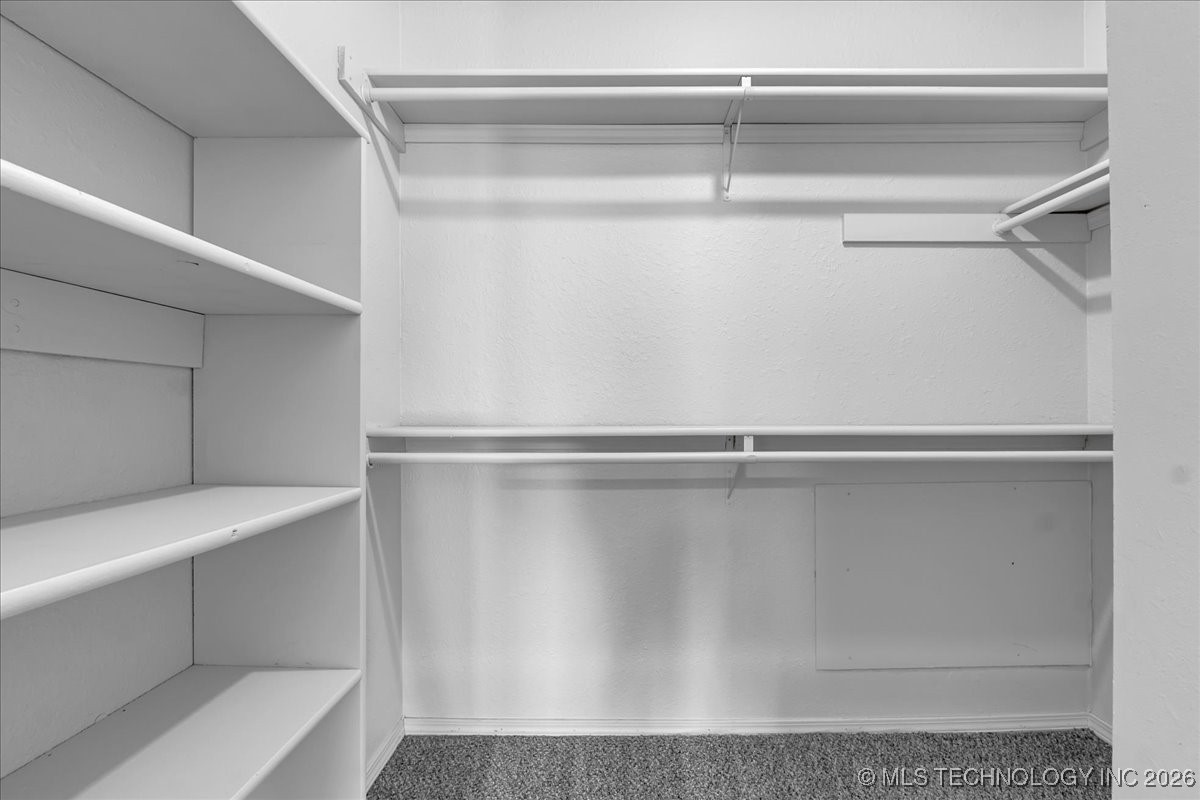 2301 S Chestnut Avenue Property Photo 28