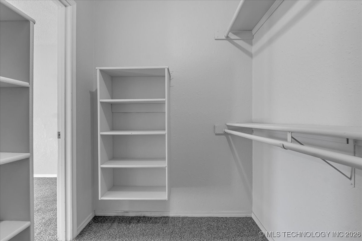 2301 S Chestnut Avenue Property Photo 29