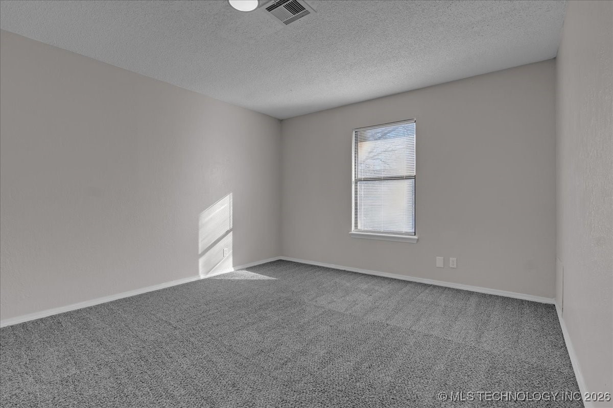 2301 S Chestnut Avenue Property Photo 33