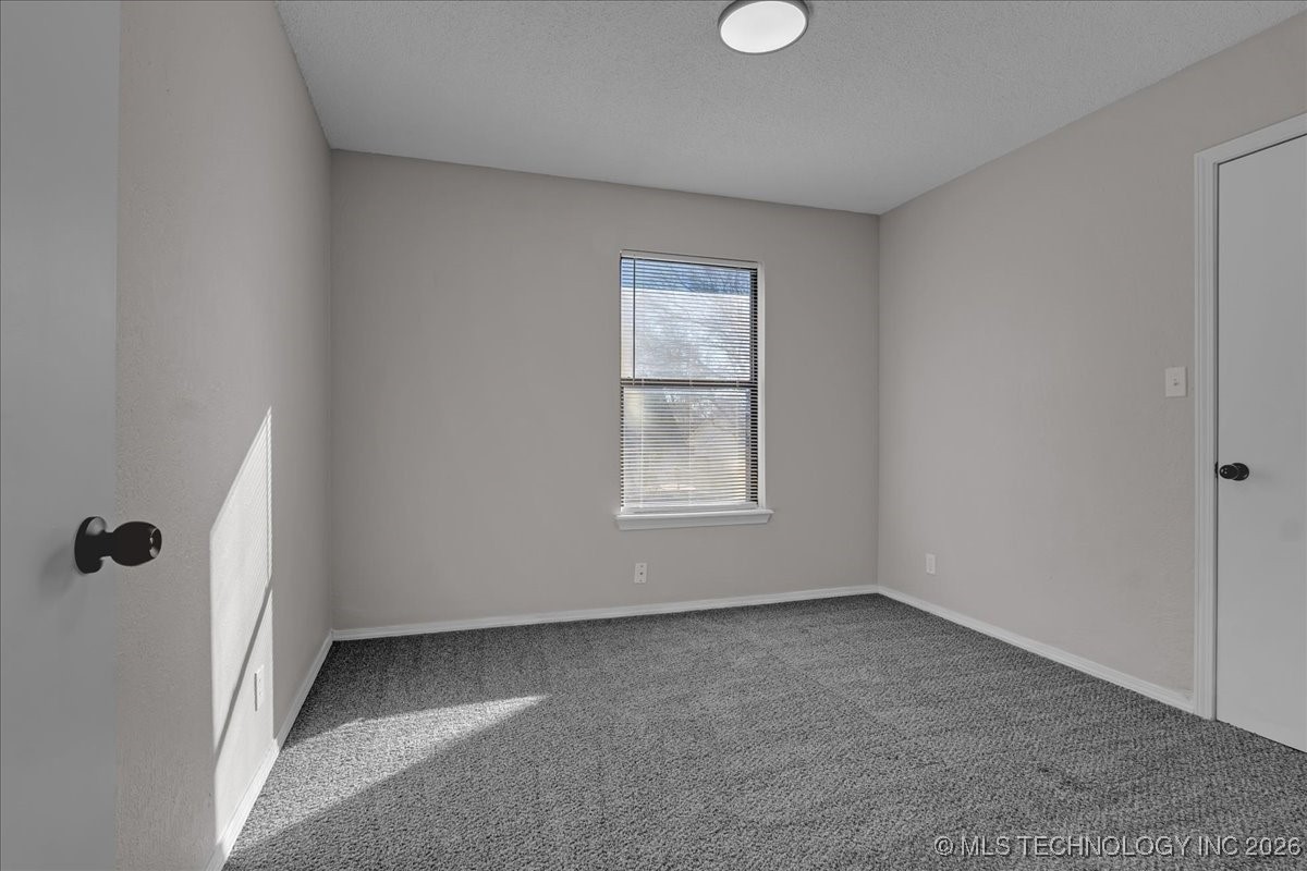 2301 S Chestnut Avenue Property Photo 37