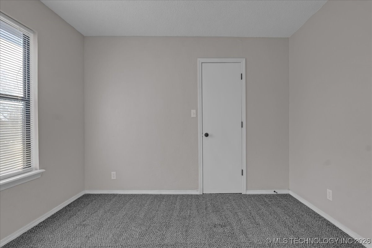 2301 S Chestnut Avenue Property Photo 39