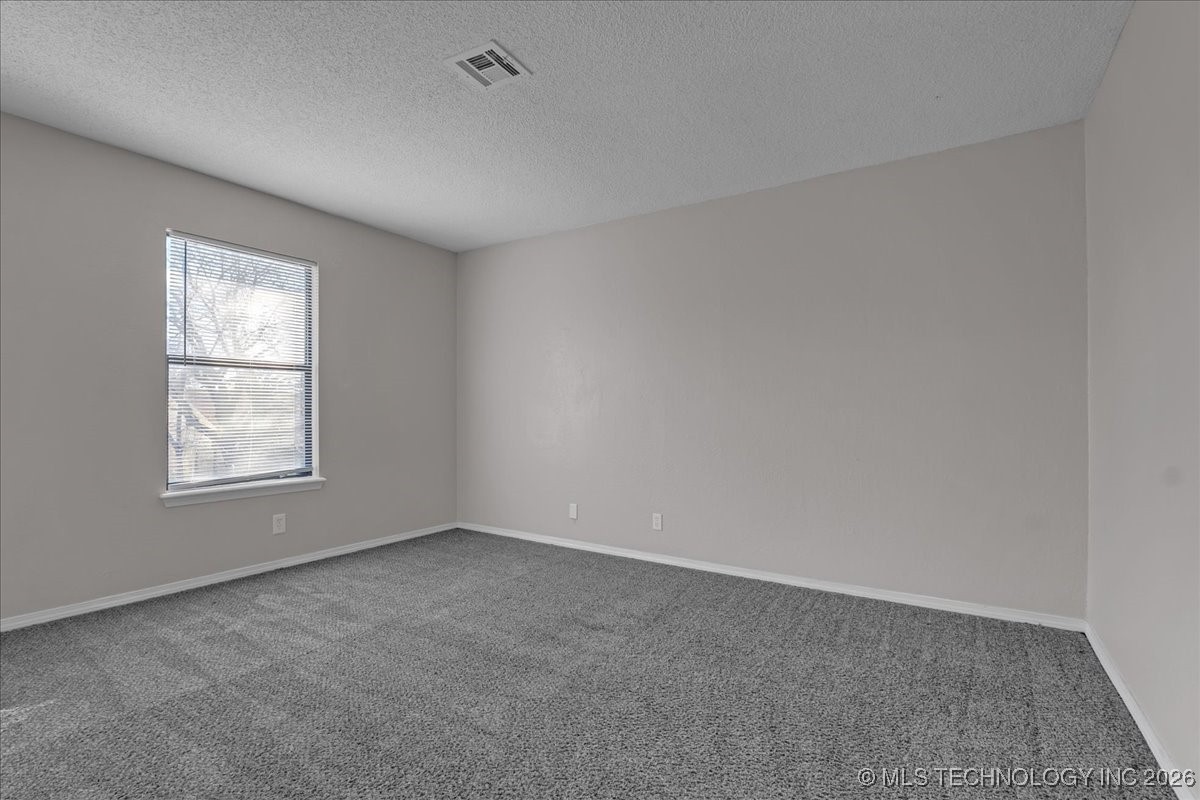 2301 S Chestnut Avenue Property Photo 40