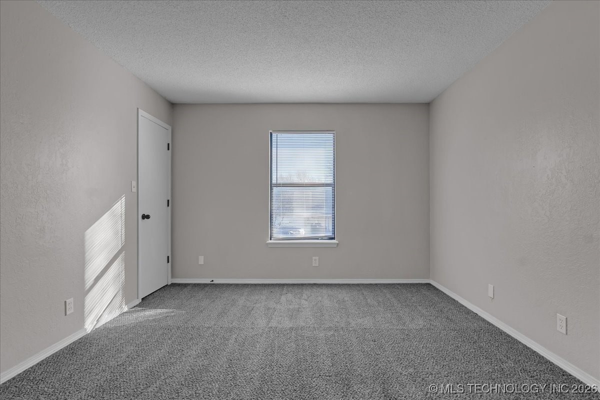 2301 S Chestnut Avenue Property Photo 41