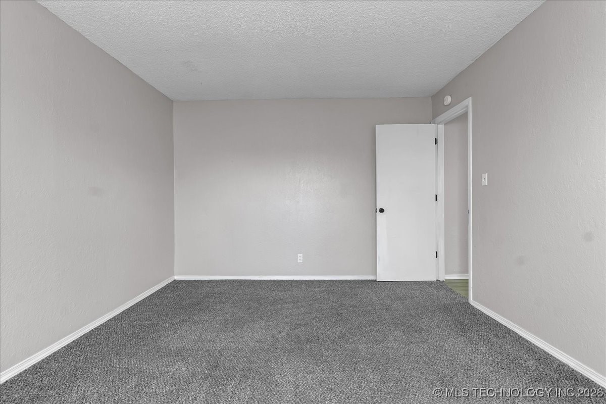 2301 S Chestnut Avenue Property Photo 43