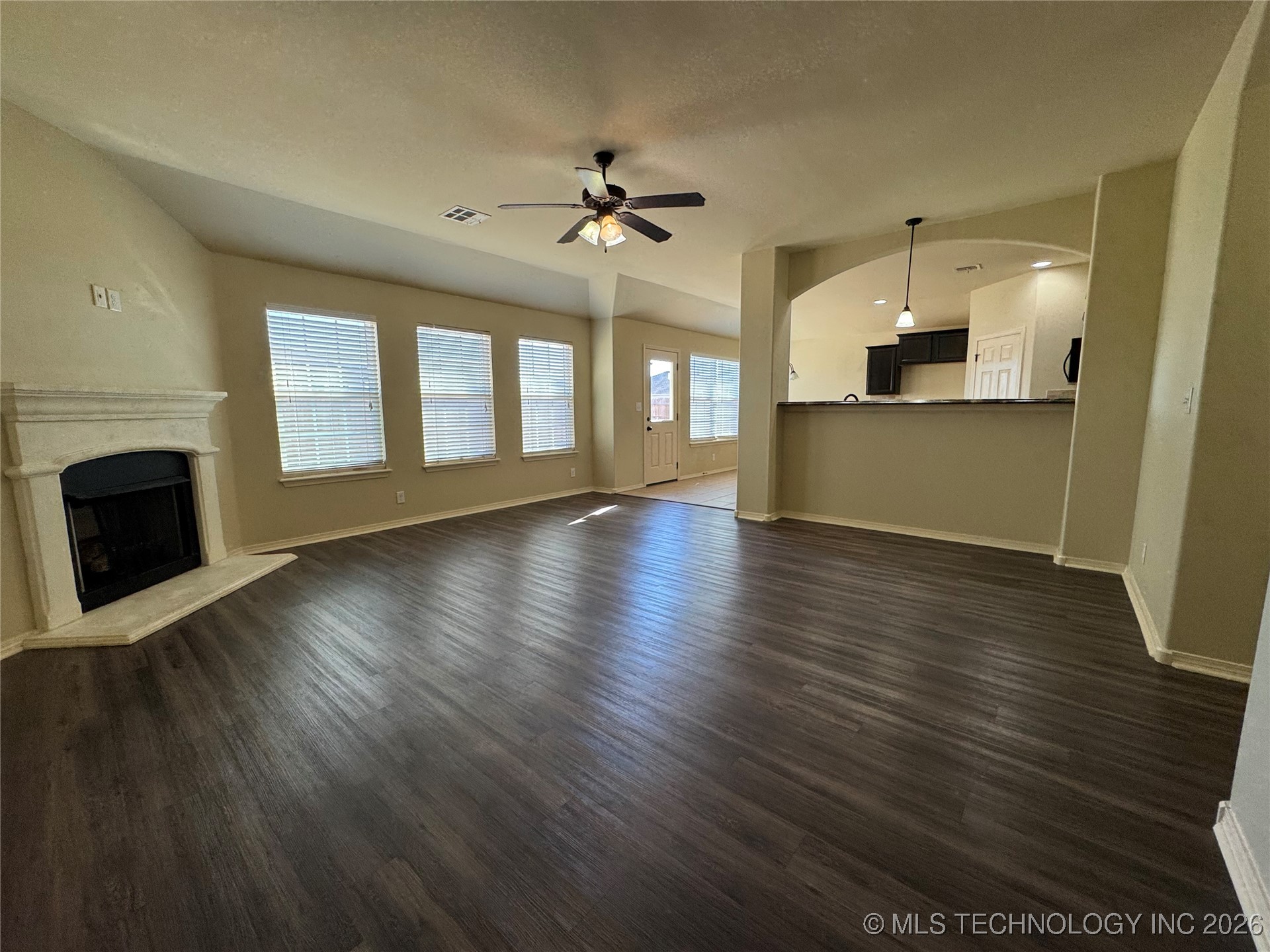 12693 S 85th East Place E Property Photo 4