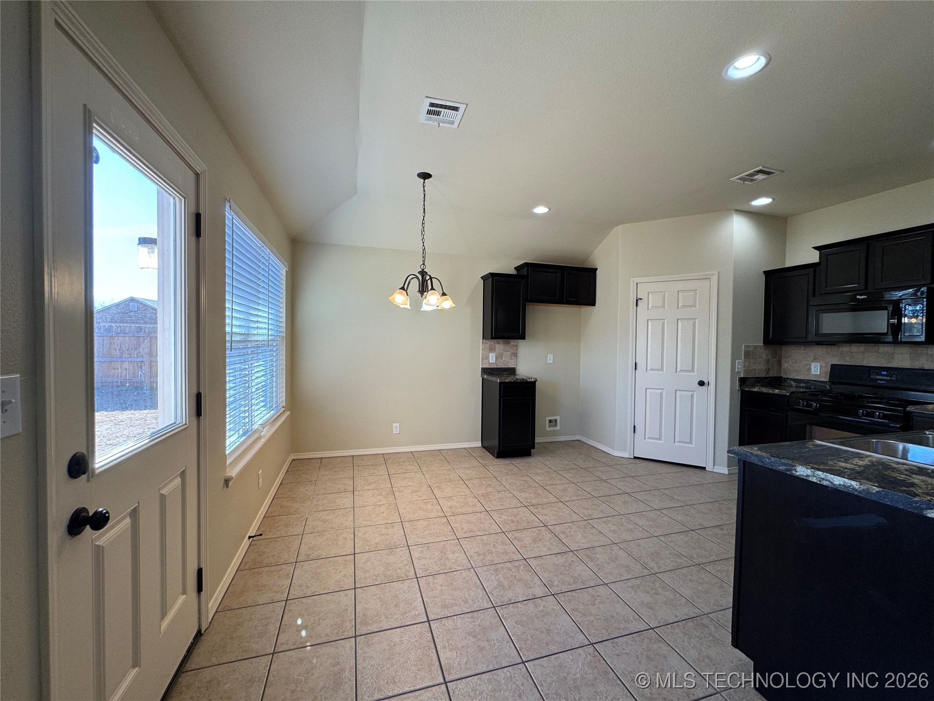 12693 S 85th East Place E Property Photo 8