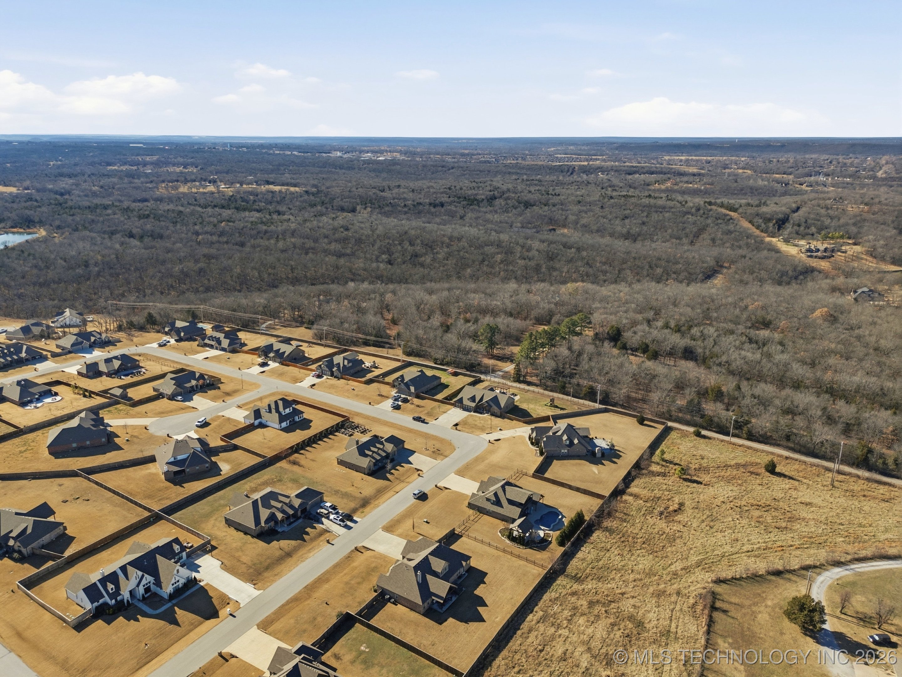 4302 S Woodland Avenue Property Photo 3