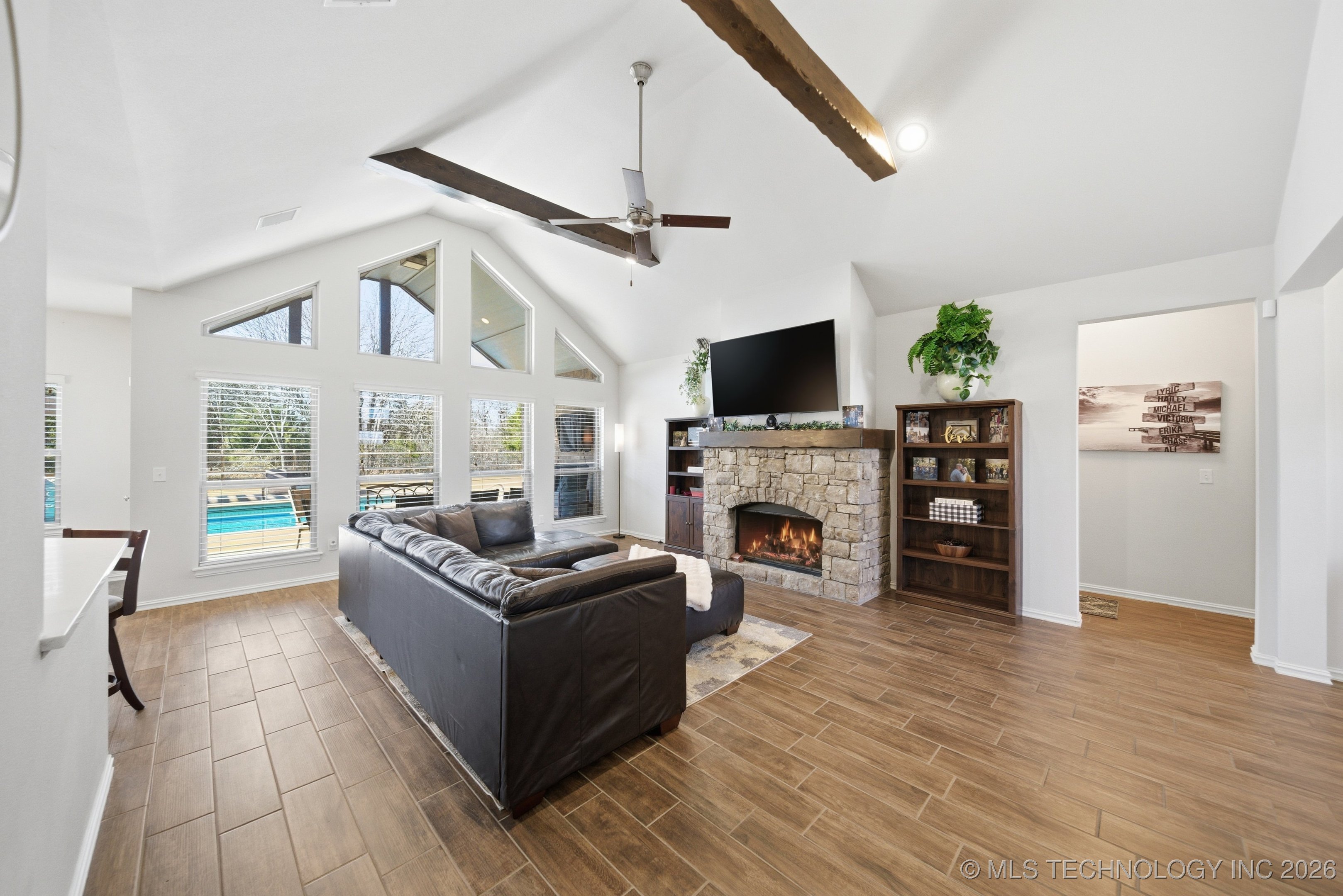 4302 S Woodland Avenue Property Photo 8