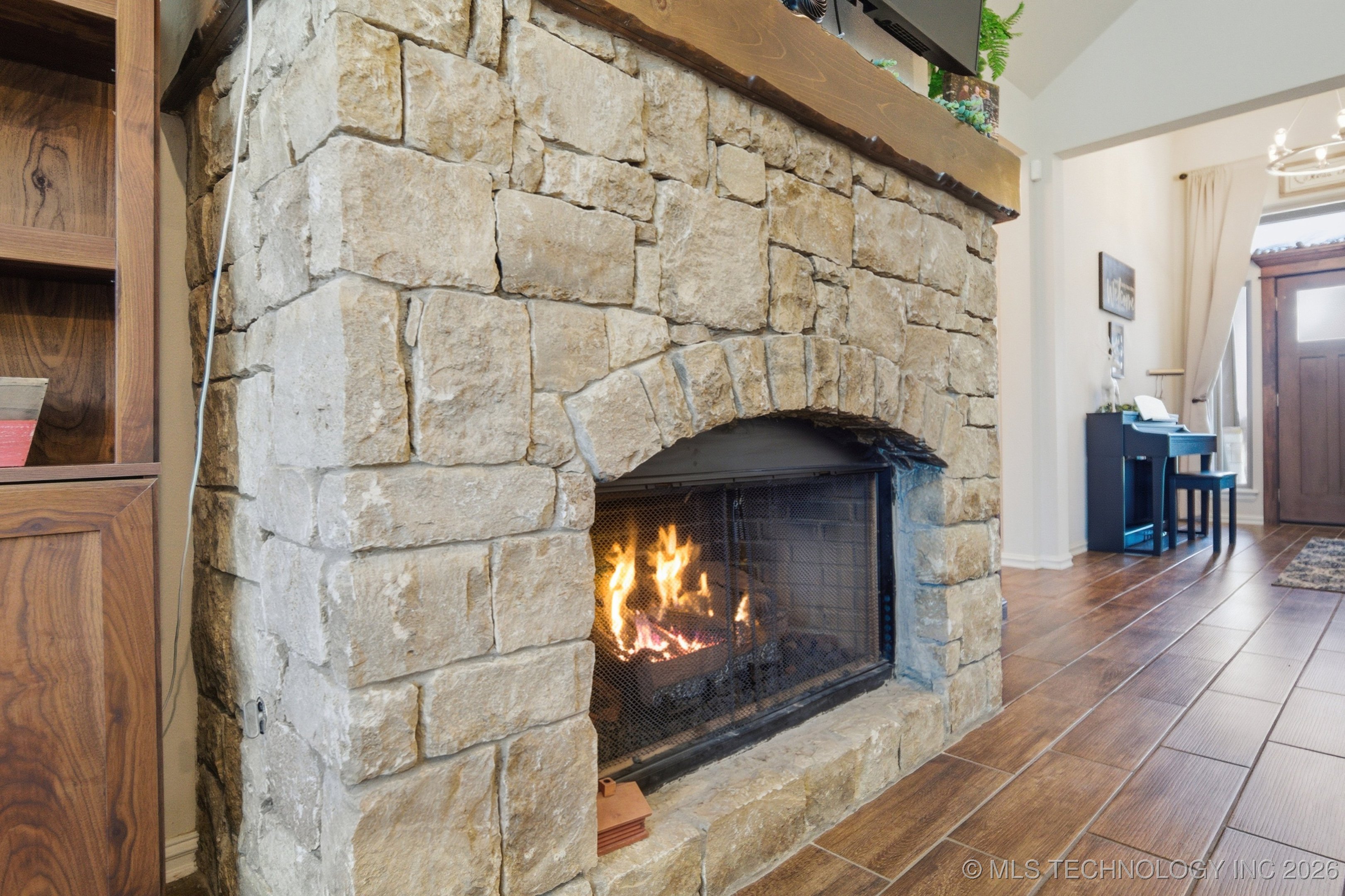 4302 S Woodland Avenue Property Photo 9