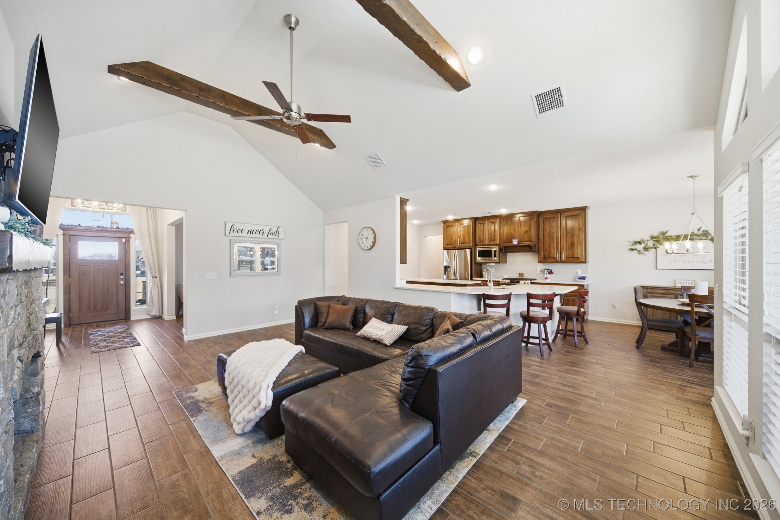 4302 S Woodland Avenue Property Photo 10