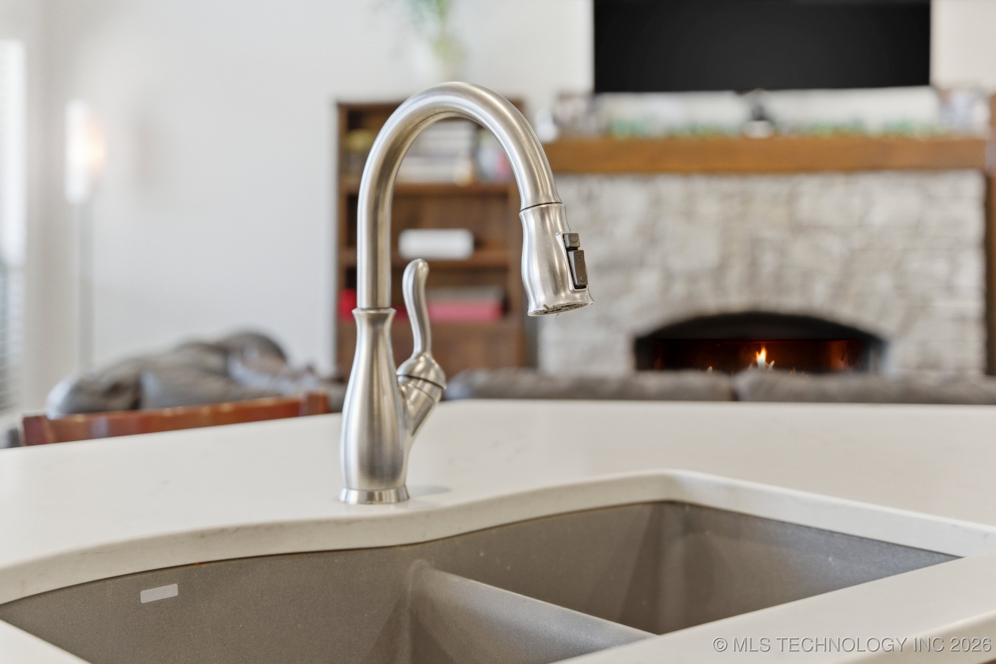 4302 S Woodland Avenue Property Photo 13