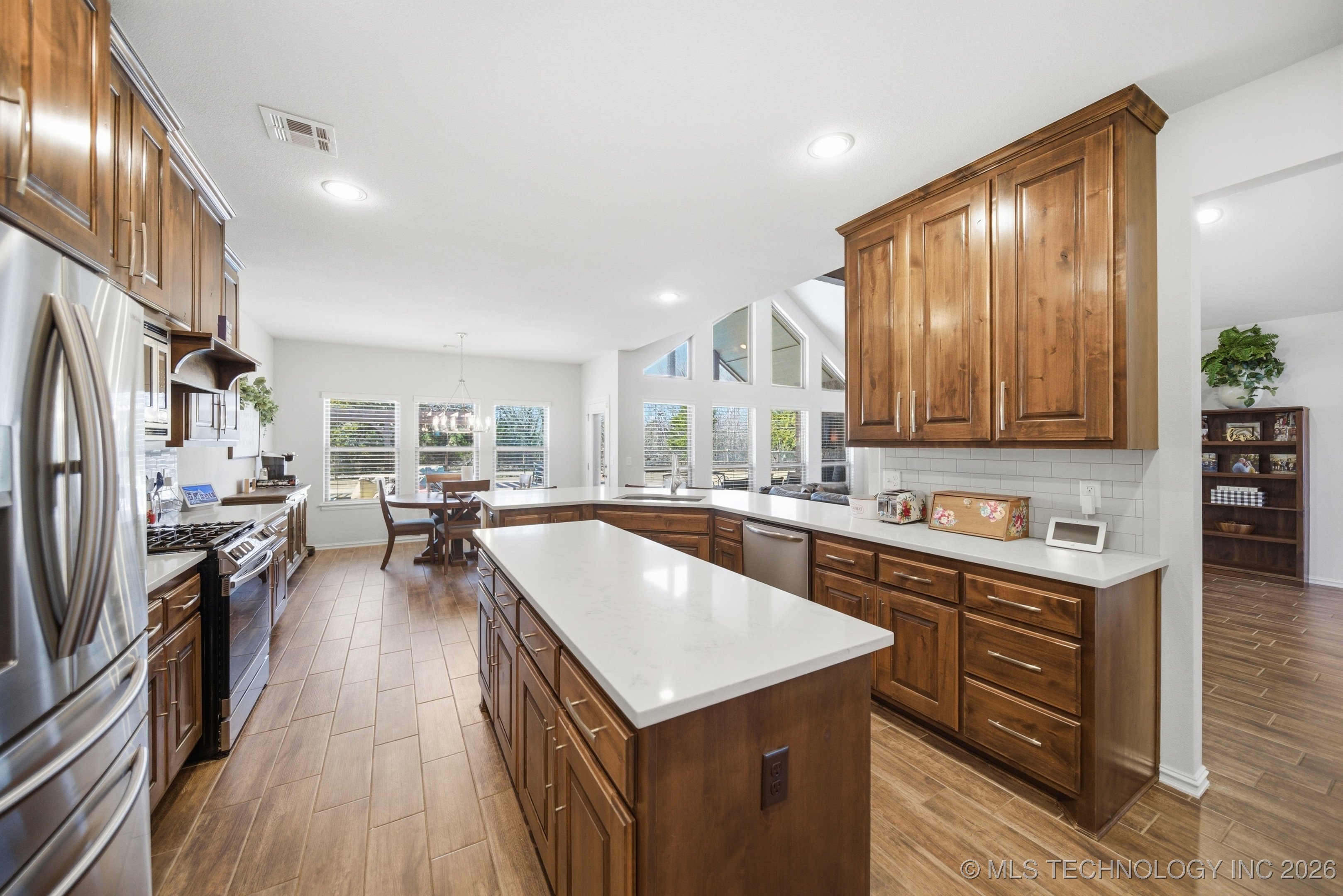 4302 S Woodland Avenue Property Photo 16