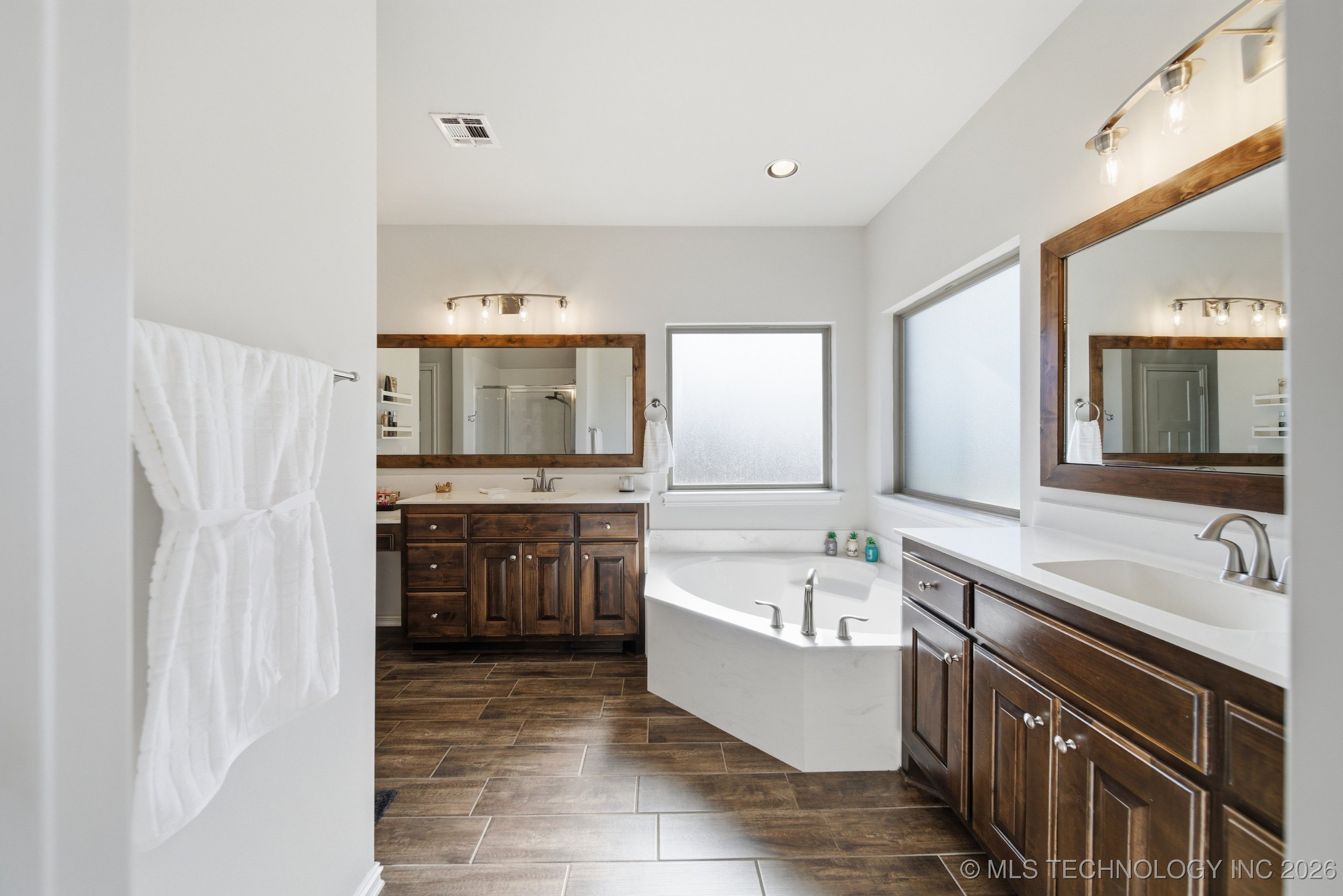 4302 S Woodland Avenue Property Photo 20