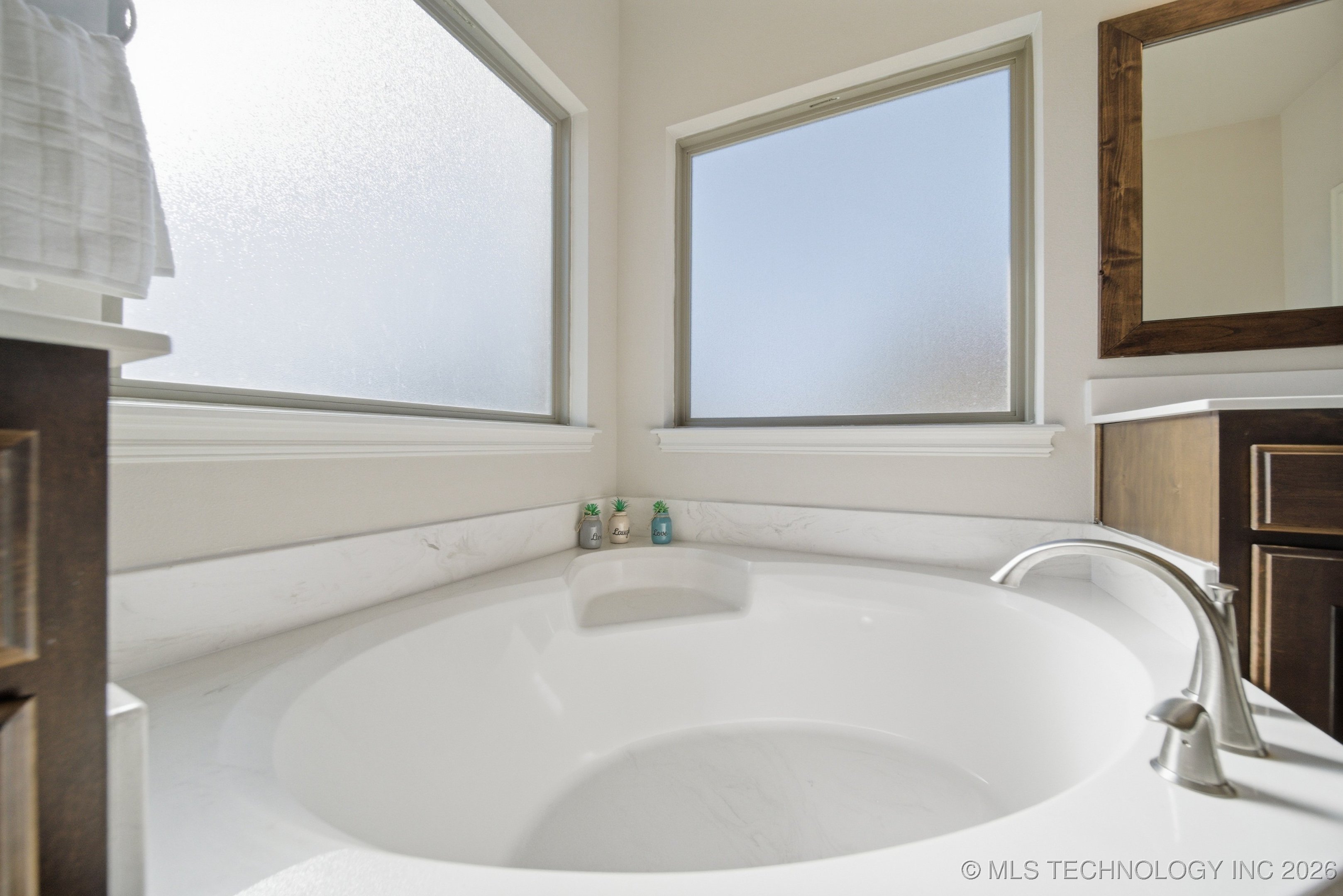 4302 S Woodland Avenue Property Photo 22