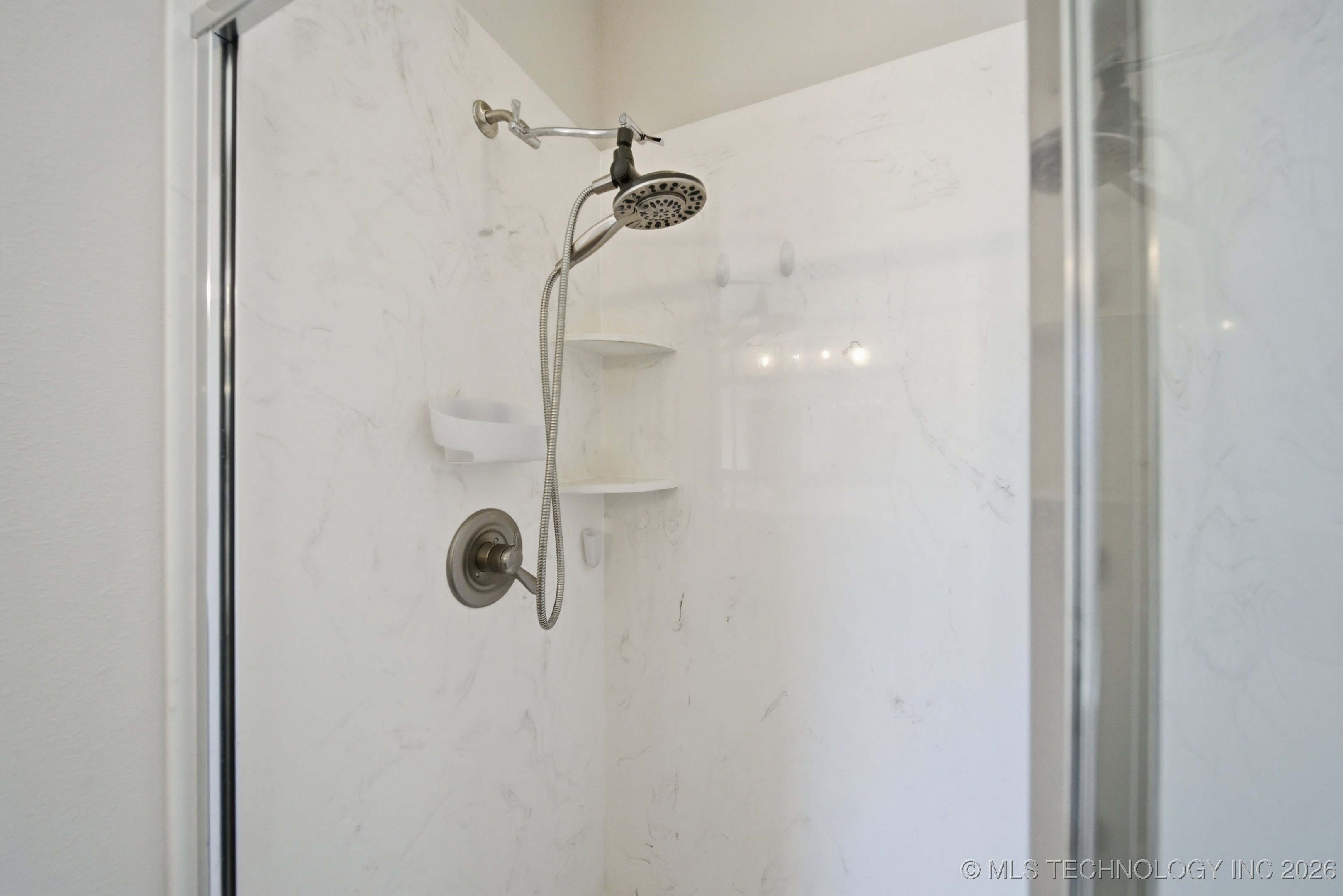 4302 S Woodland Avenue Property Photo 23