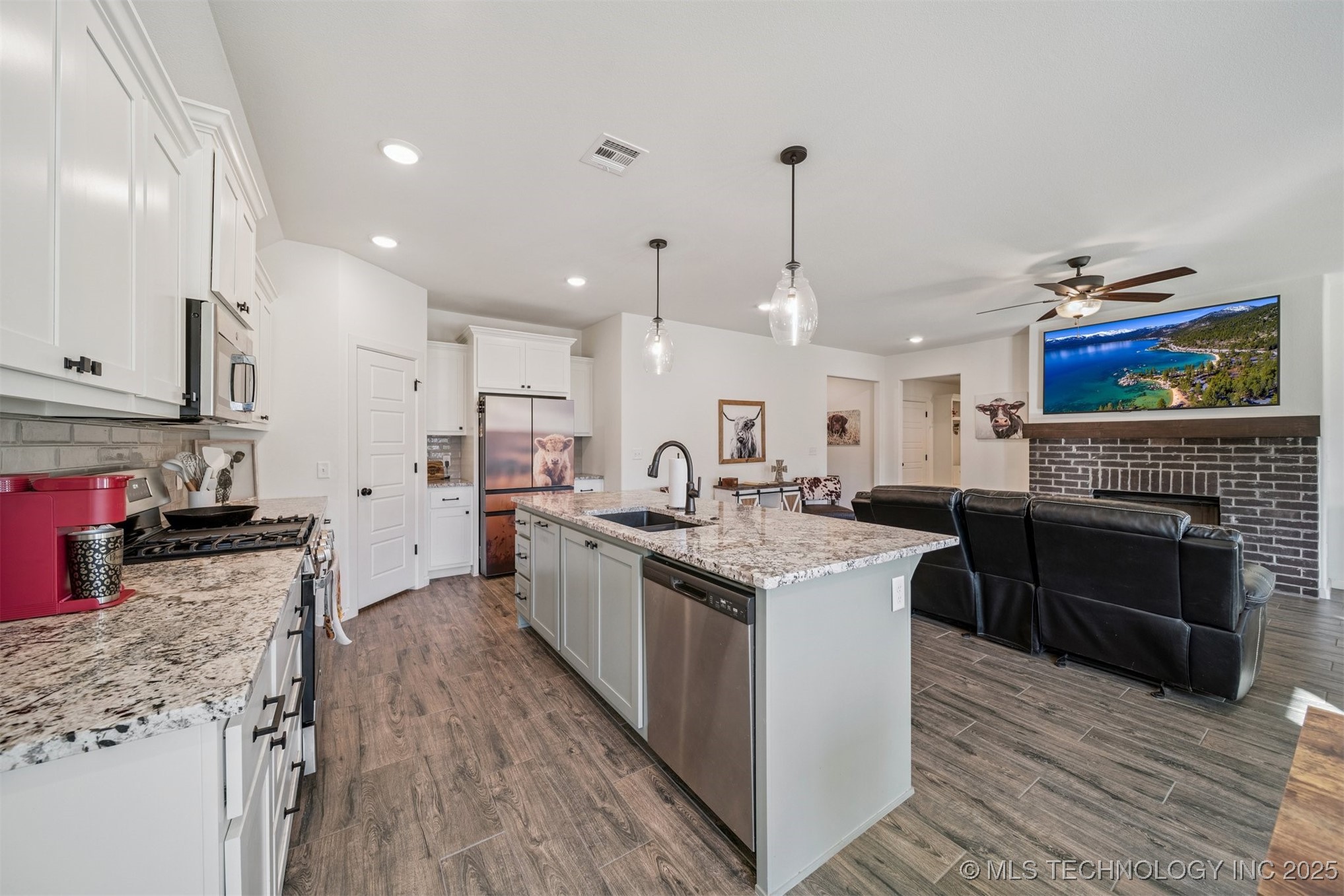 10723 S 280th East Avenue Property Photo 9