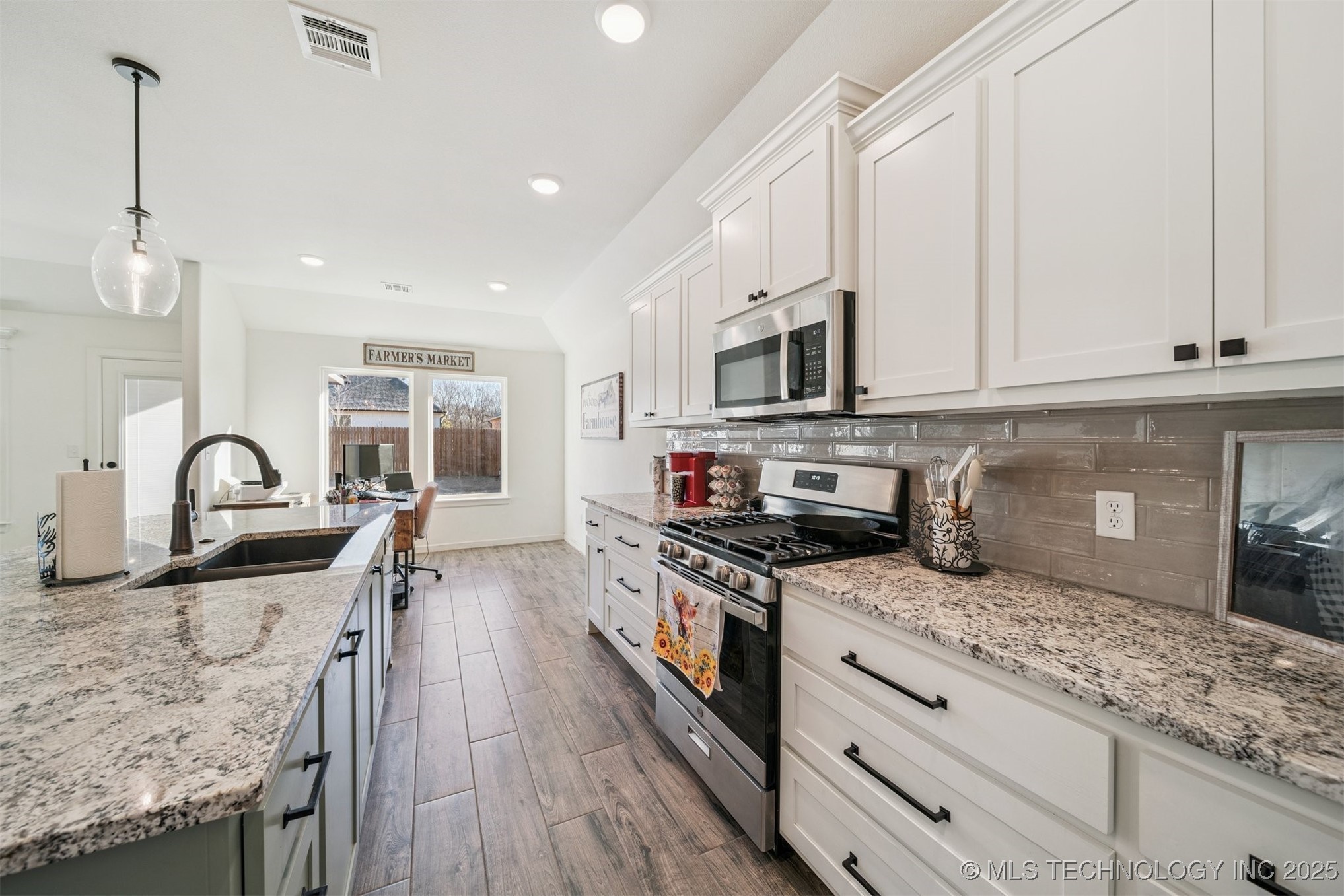 10723 S 280th East Avenue Property Photo 11