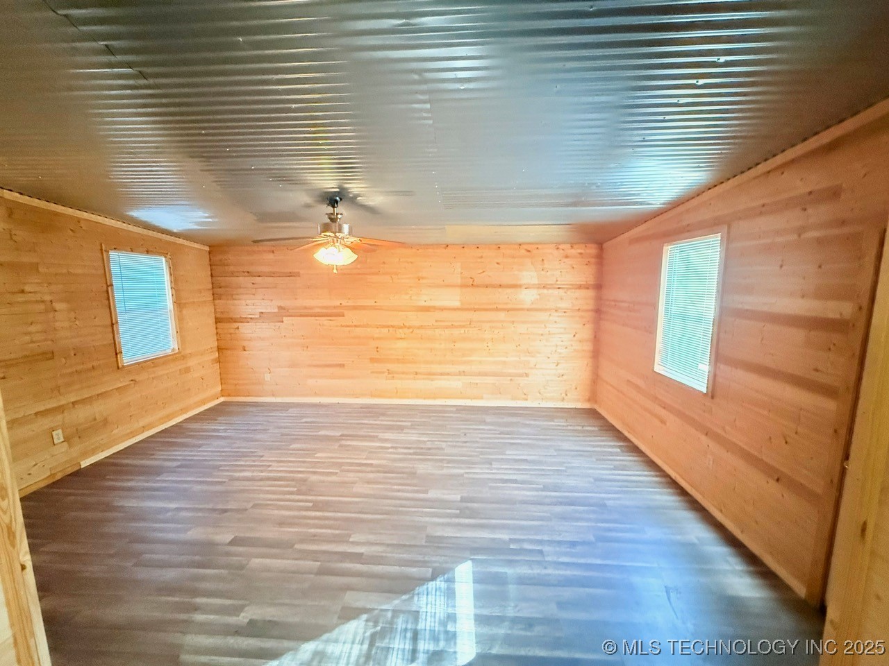 107 W Carter Street Property Photo 5