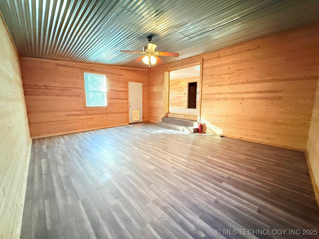 107 W Carter Street Property Photo 7