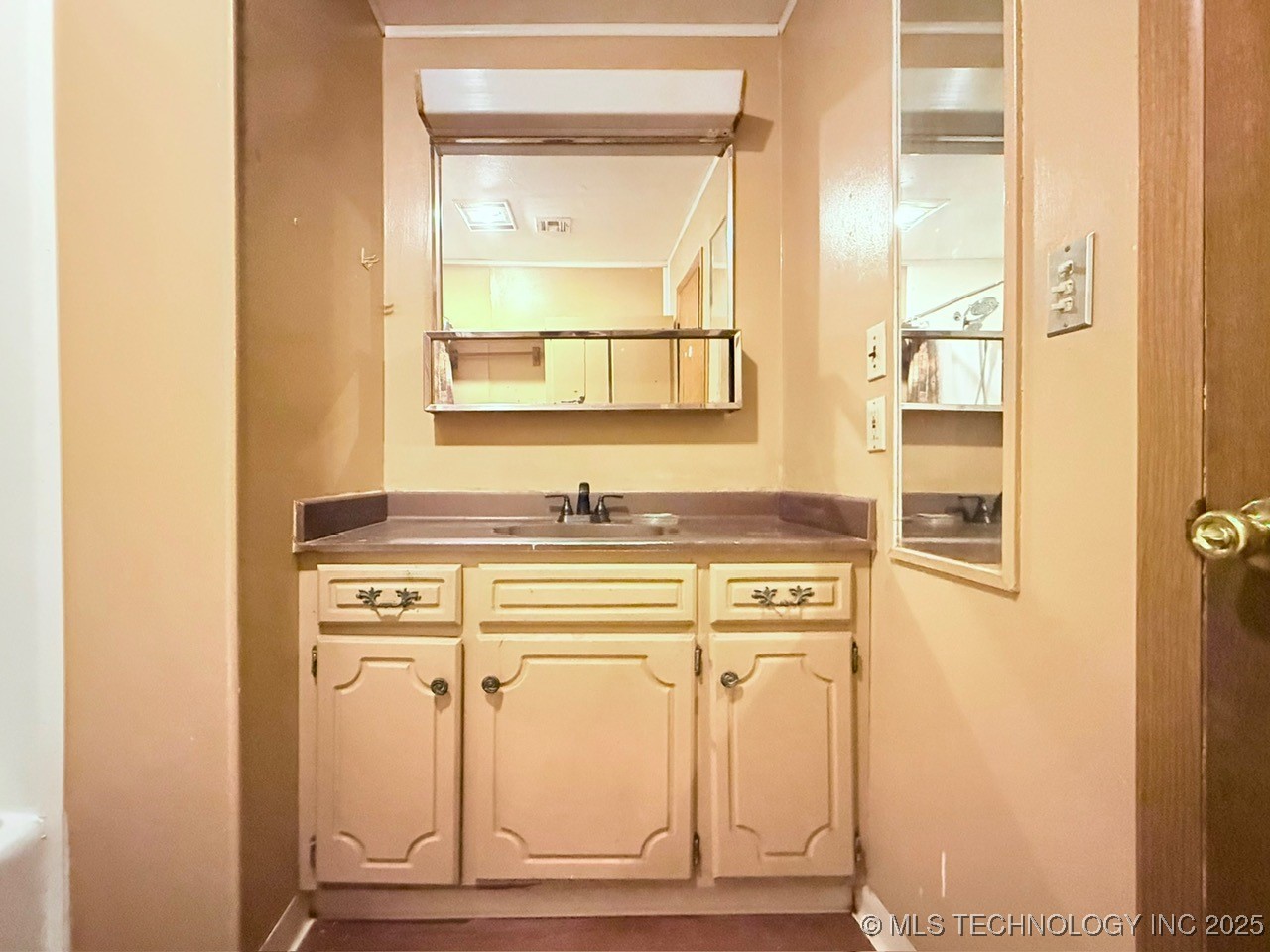 107 W Carter Street Property Photo 13