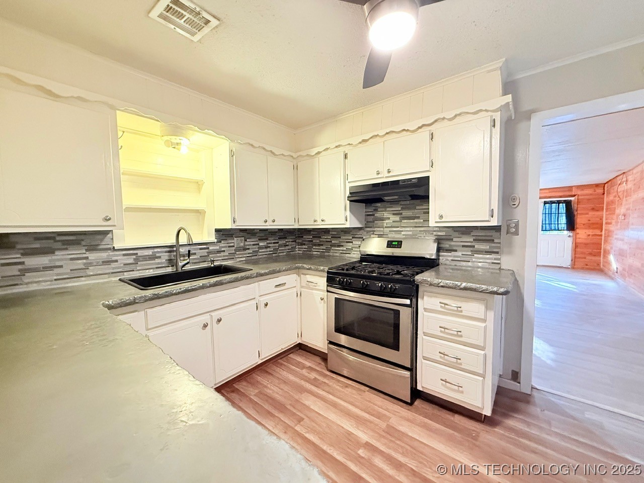 107 W Carter Street Property Photo 16