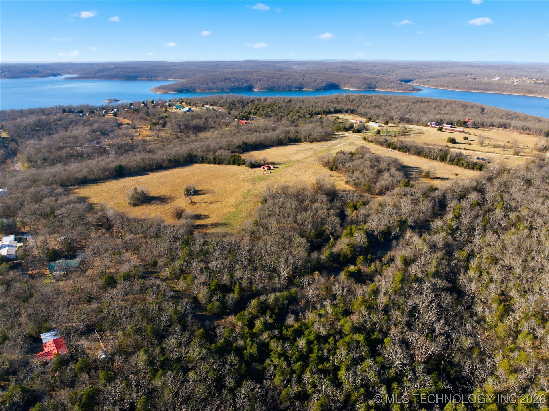 960 Property Photo 2