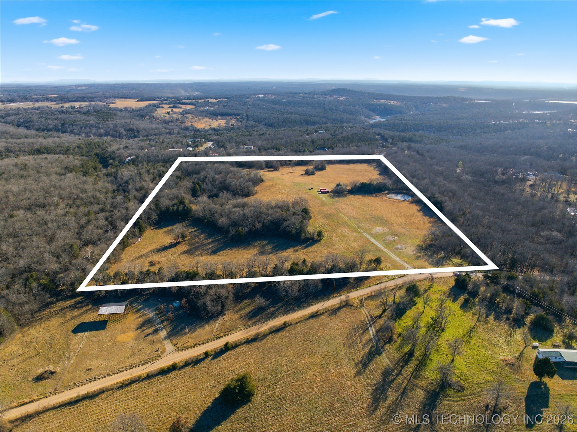 960 Property Photo 4