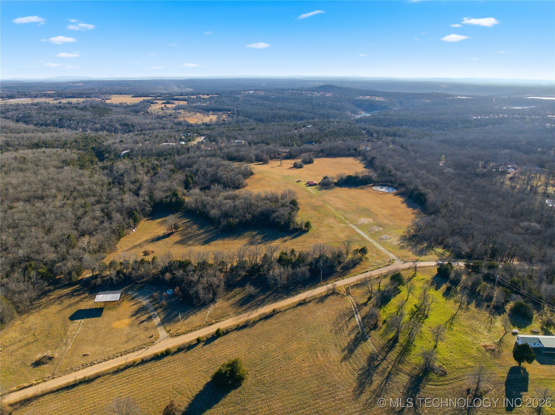 960 Property Photo 5