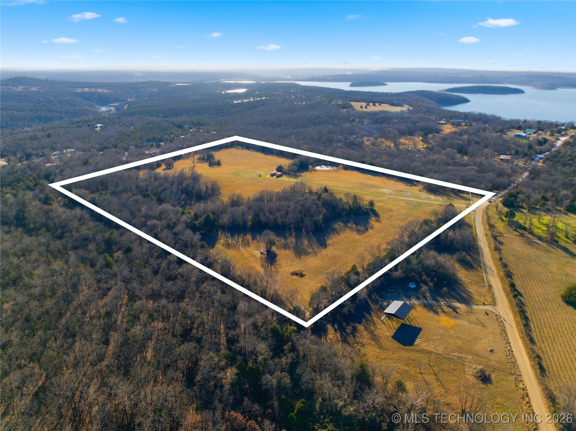 960 Property Photo 6