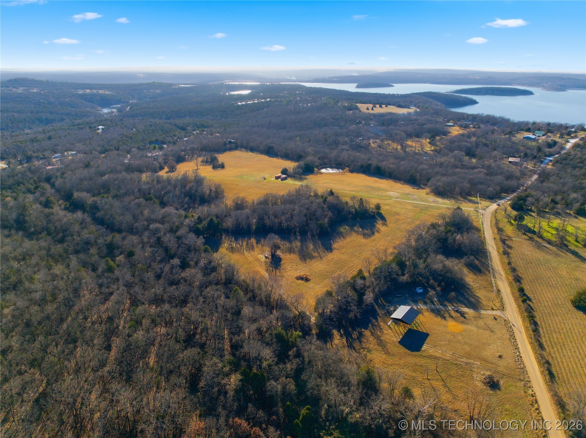 960 Property Photo 7