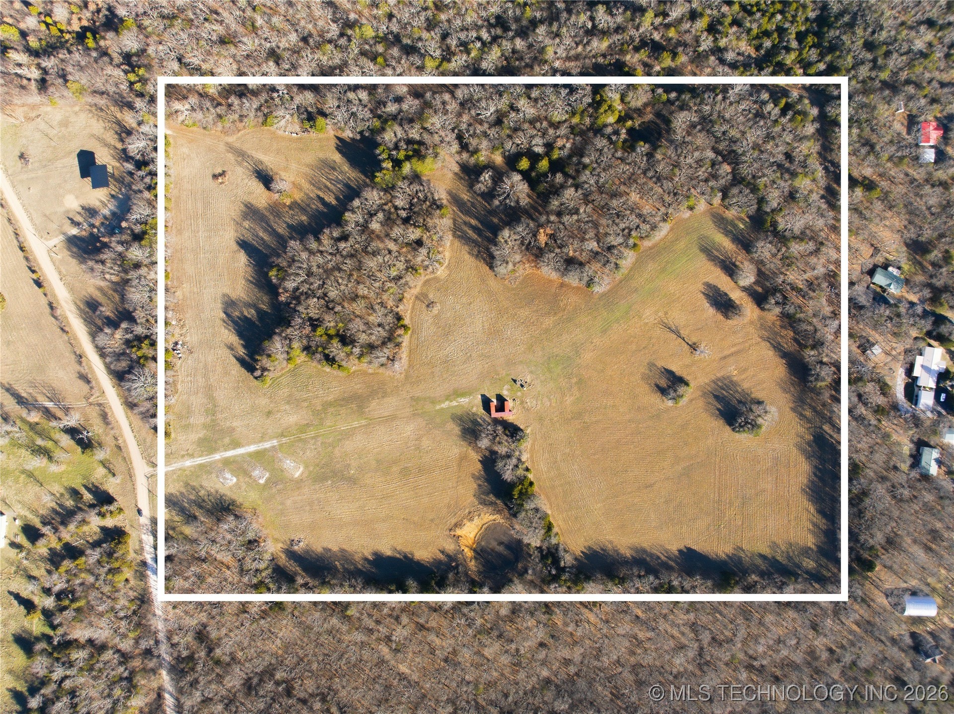 960 Property Photo 8