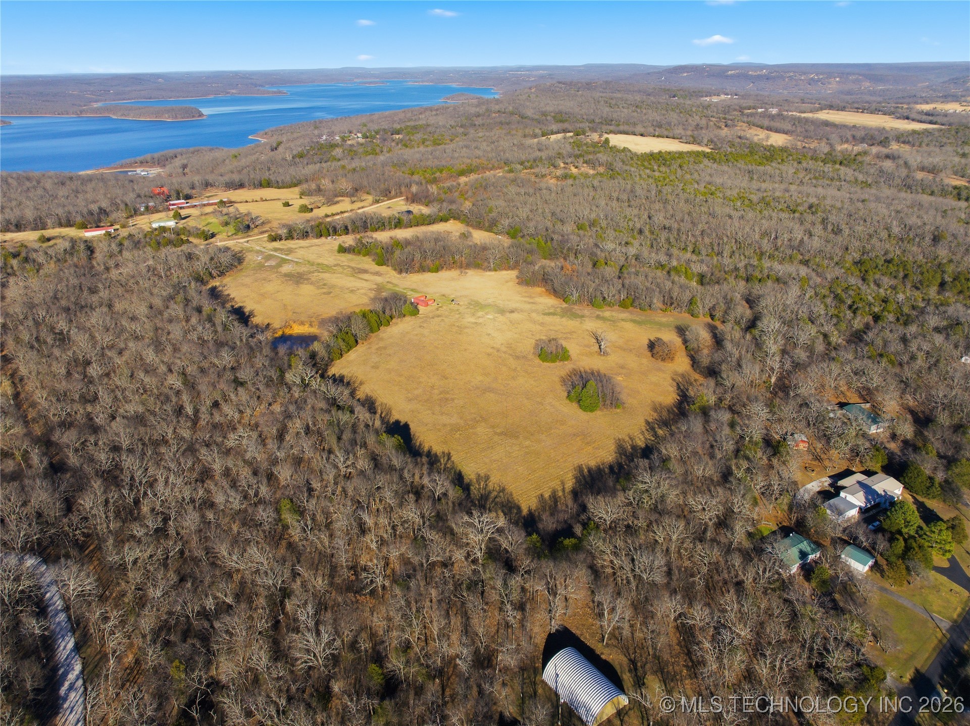 960 Property Photo 11