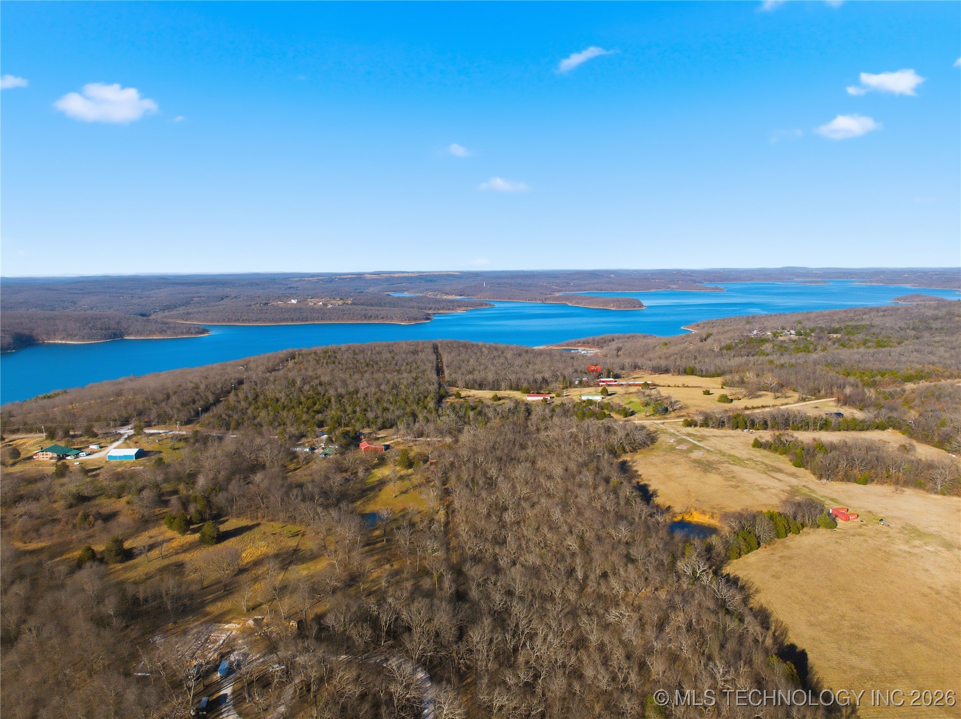 960 Property Photo 12