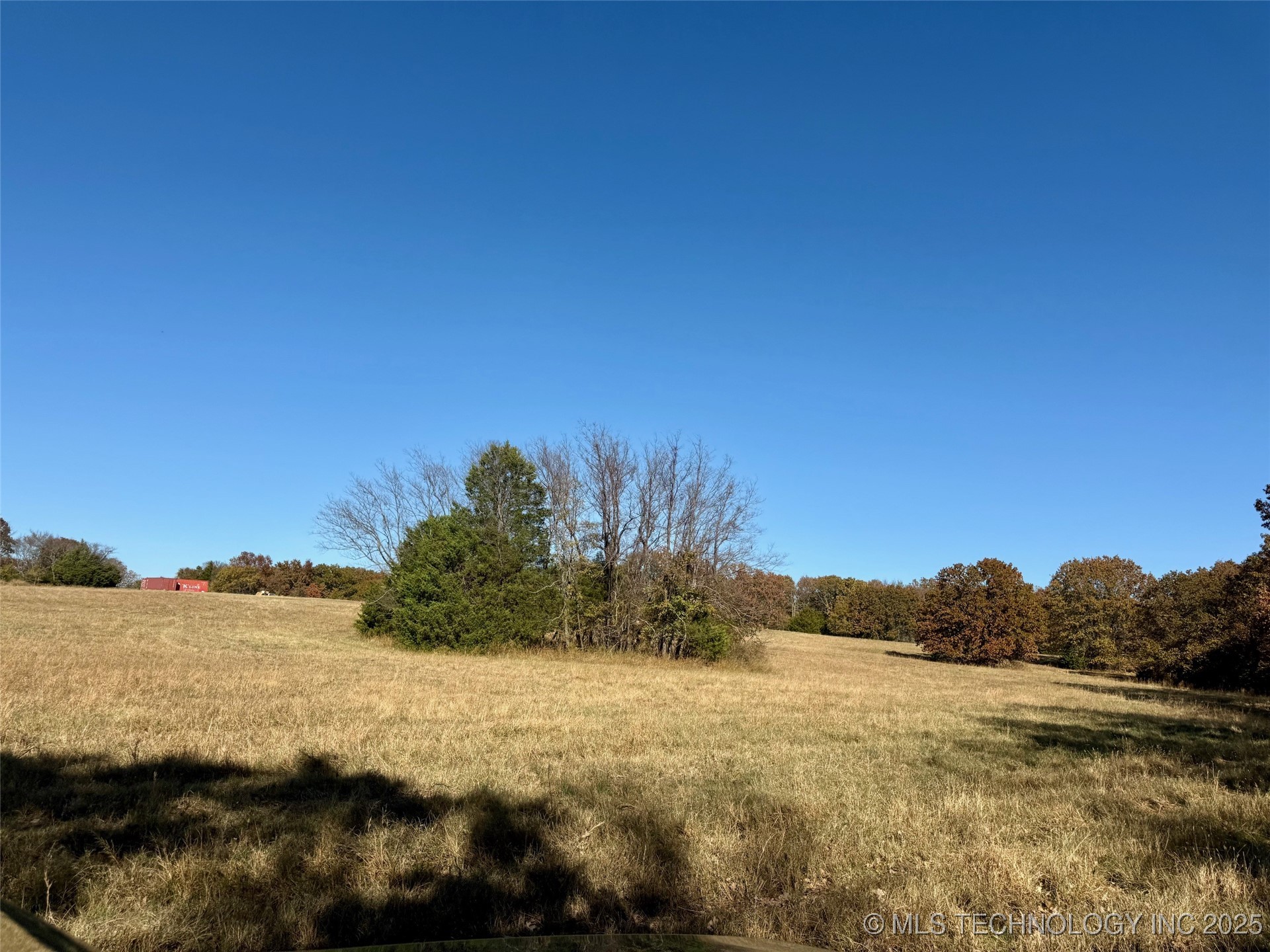 960 Property Photo 13