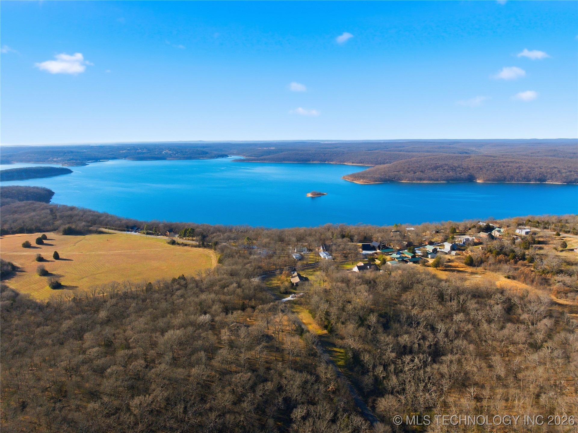 960 Property Photo 14