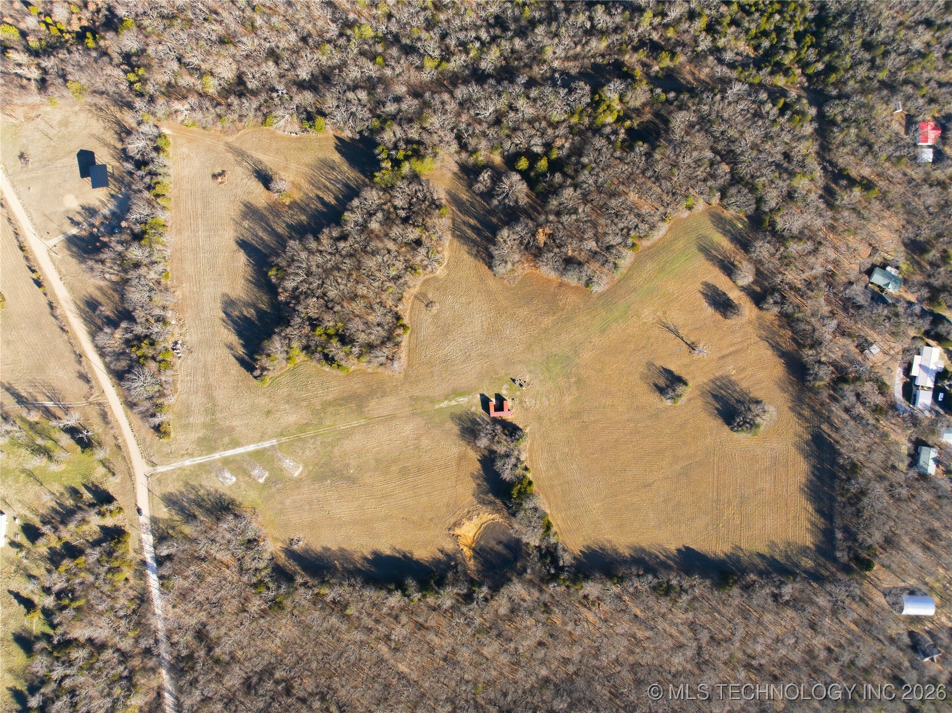 960 Property Photo 16