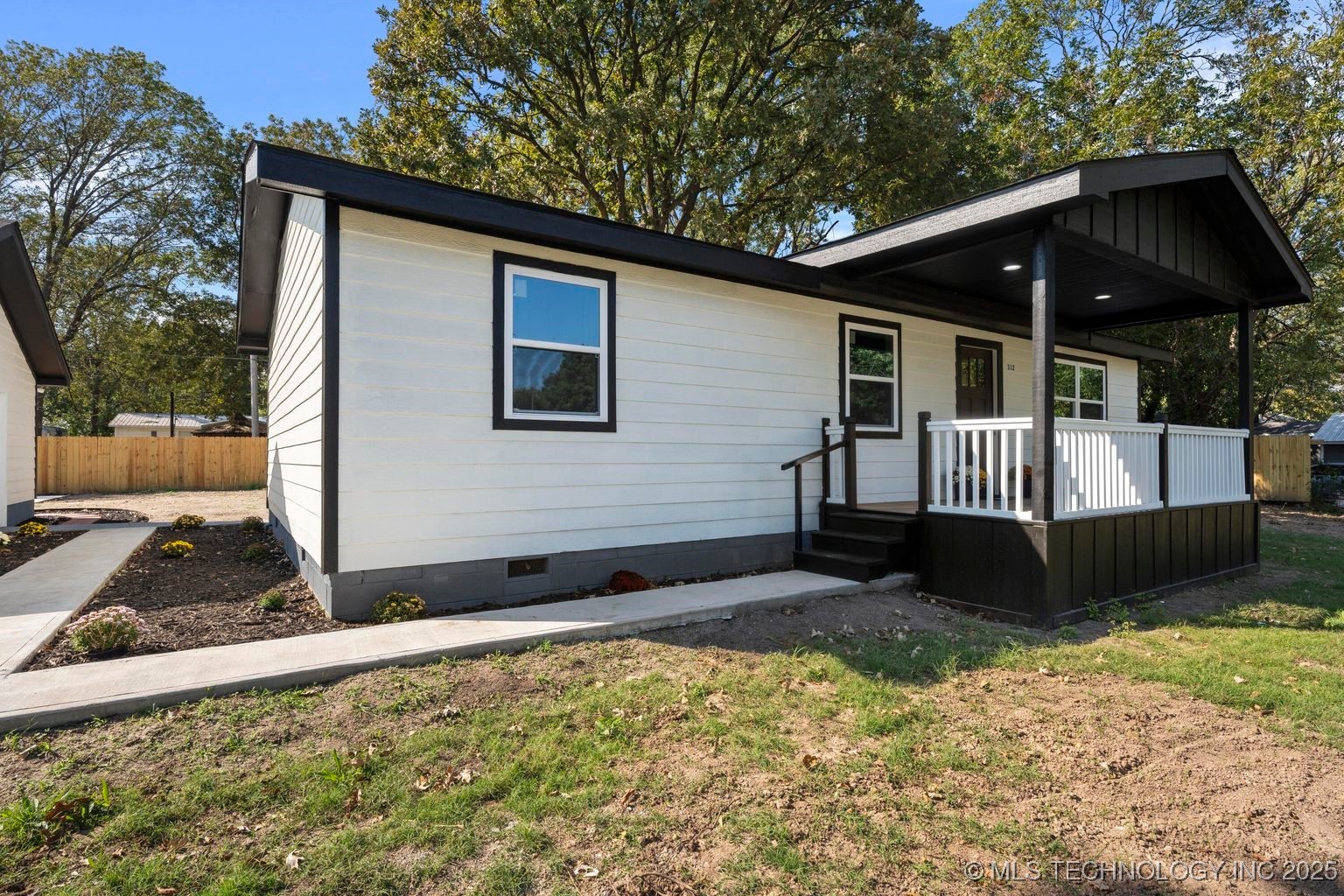 312 S Quincy Street Property Photo 2