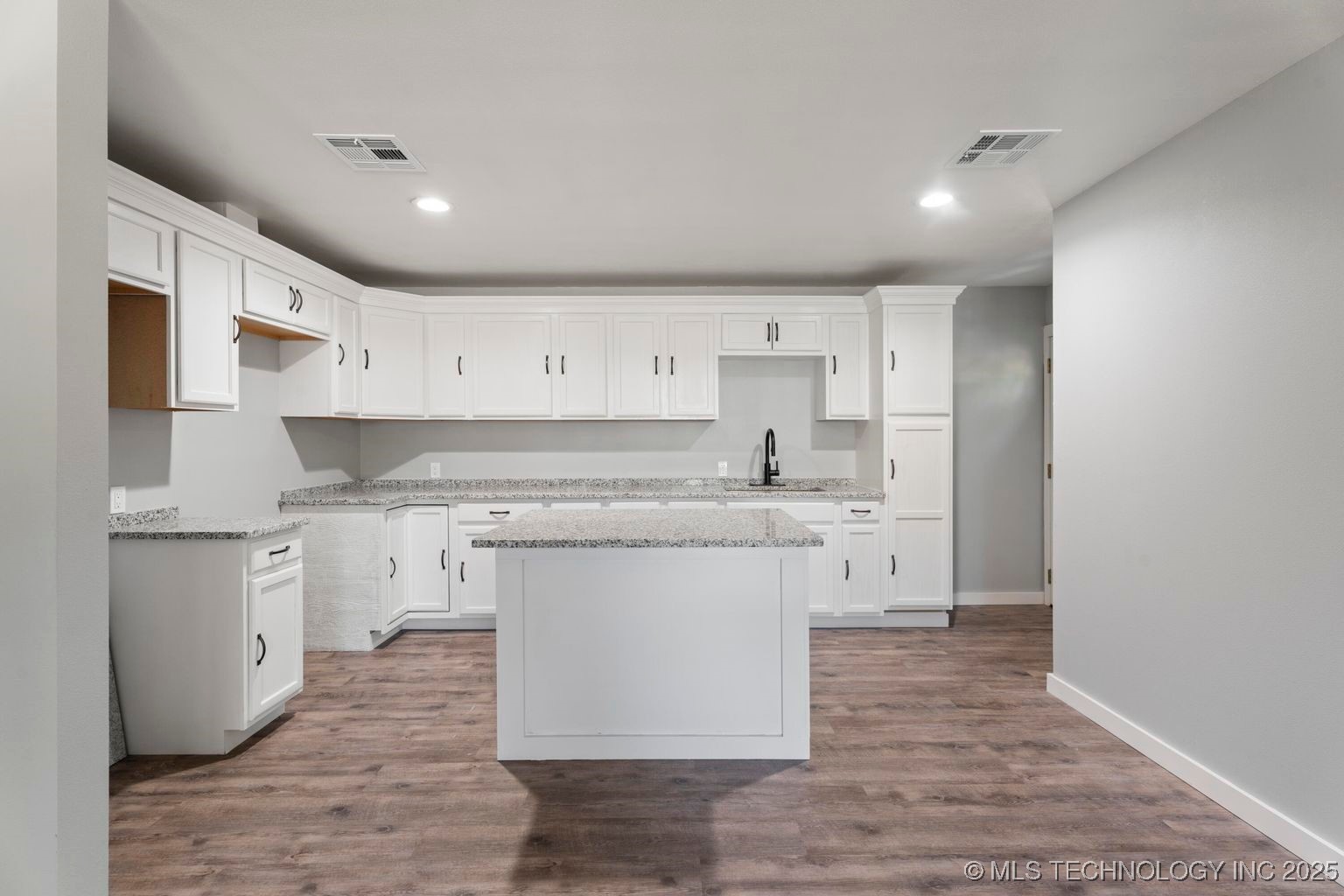 312 S Quincy Street Property Photo 15