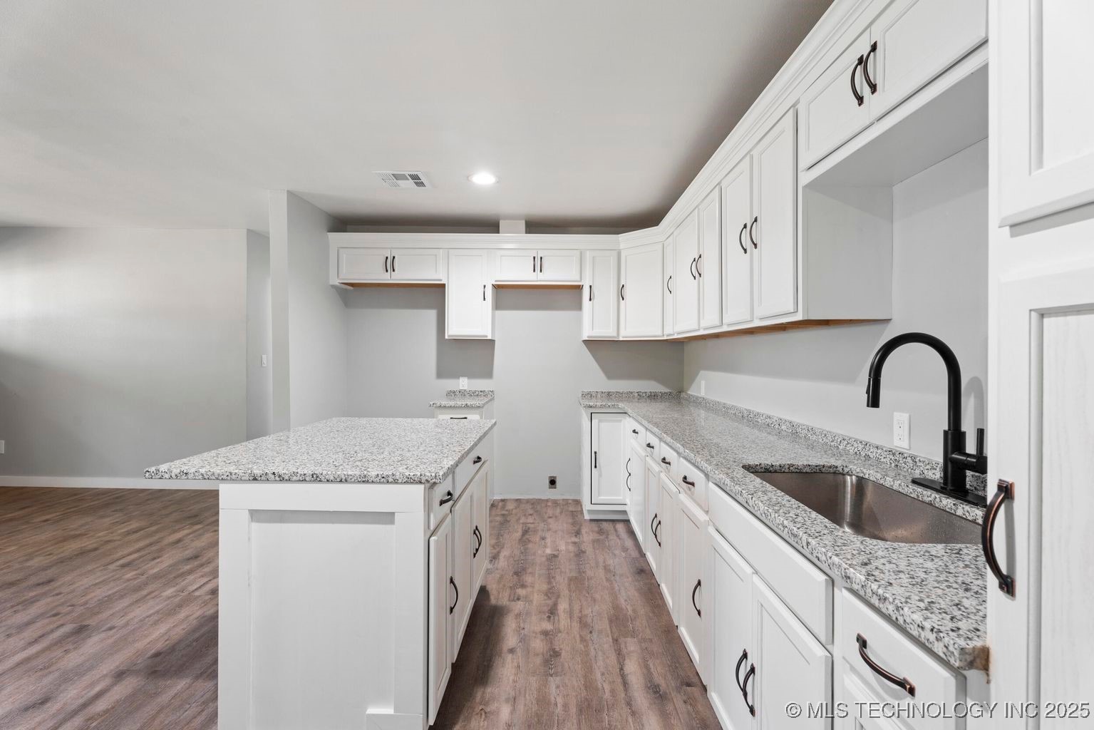 312 S Quincy Street Property Photo 16