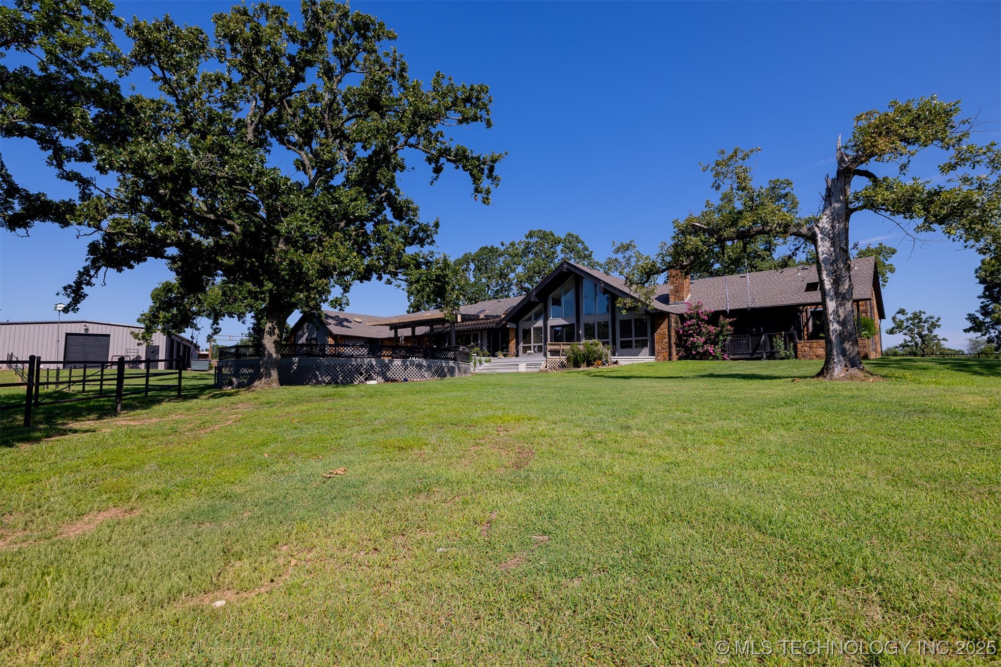 19112 E 480 Road B Property Photo 1