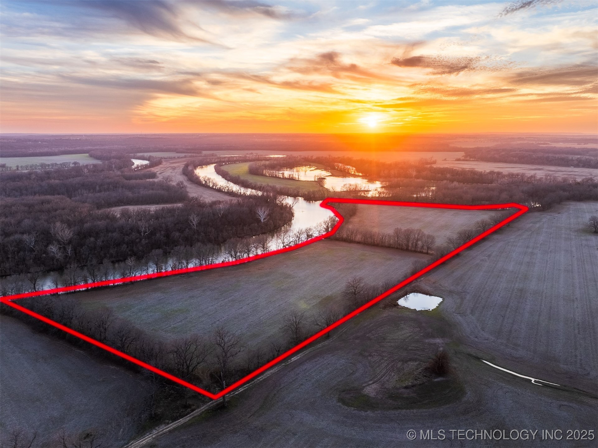 23 E 750 Road Property Photo 2