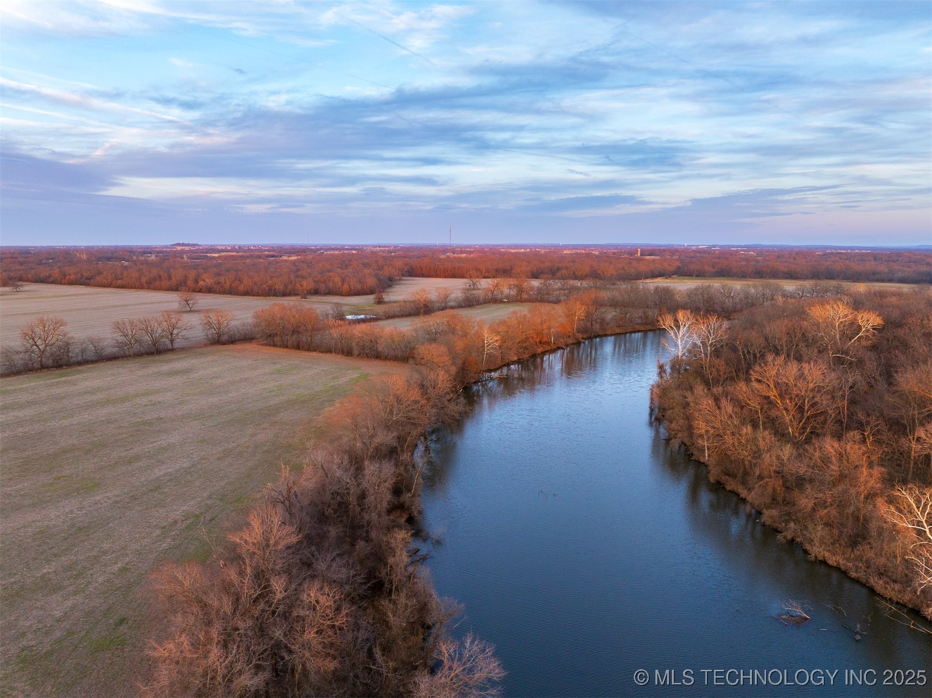 23 E 750 Road Property Photo 5