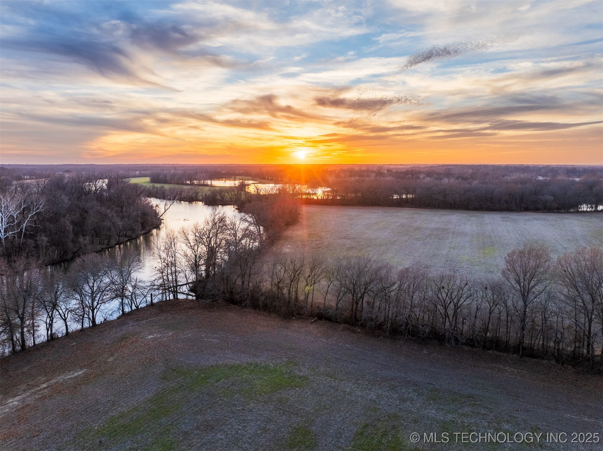 23 E 750 Road Property Photo 7