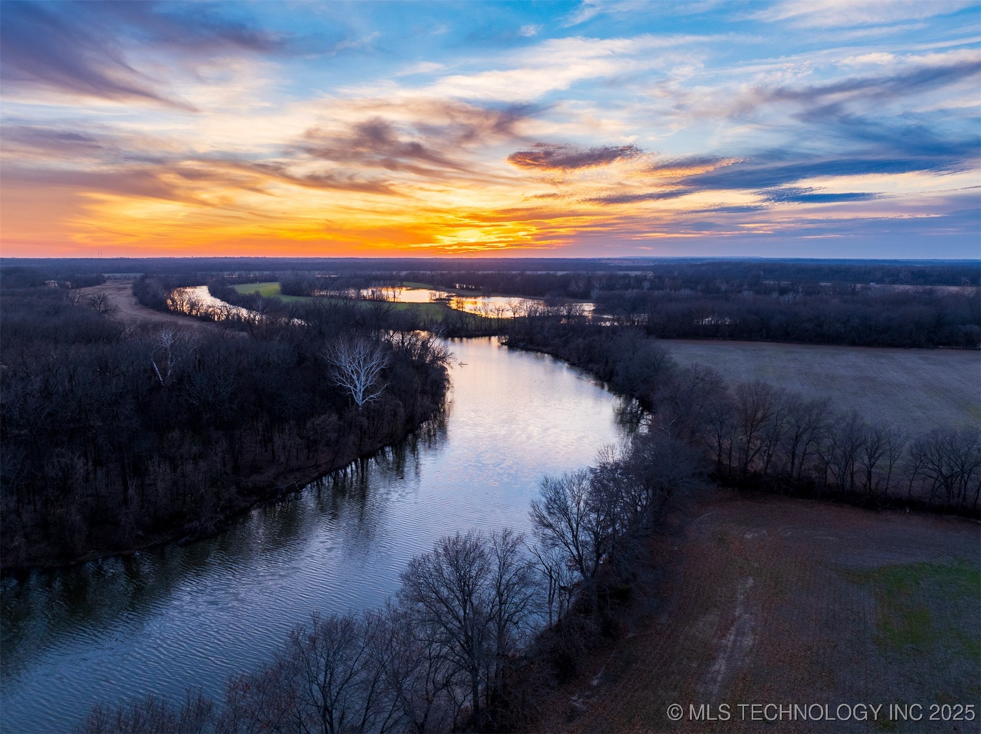 23 E 750 Road Property Photo 9