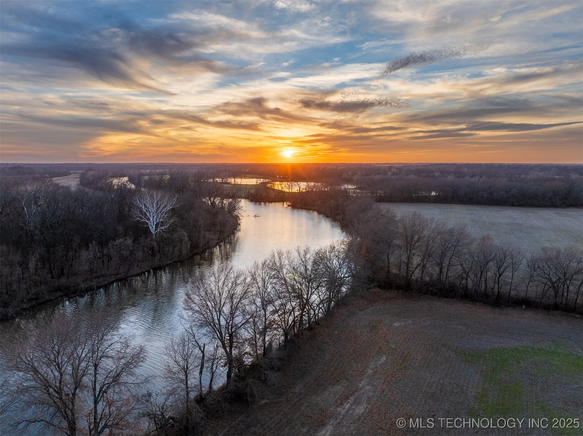 23 E 750 Road Property Photo 12