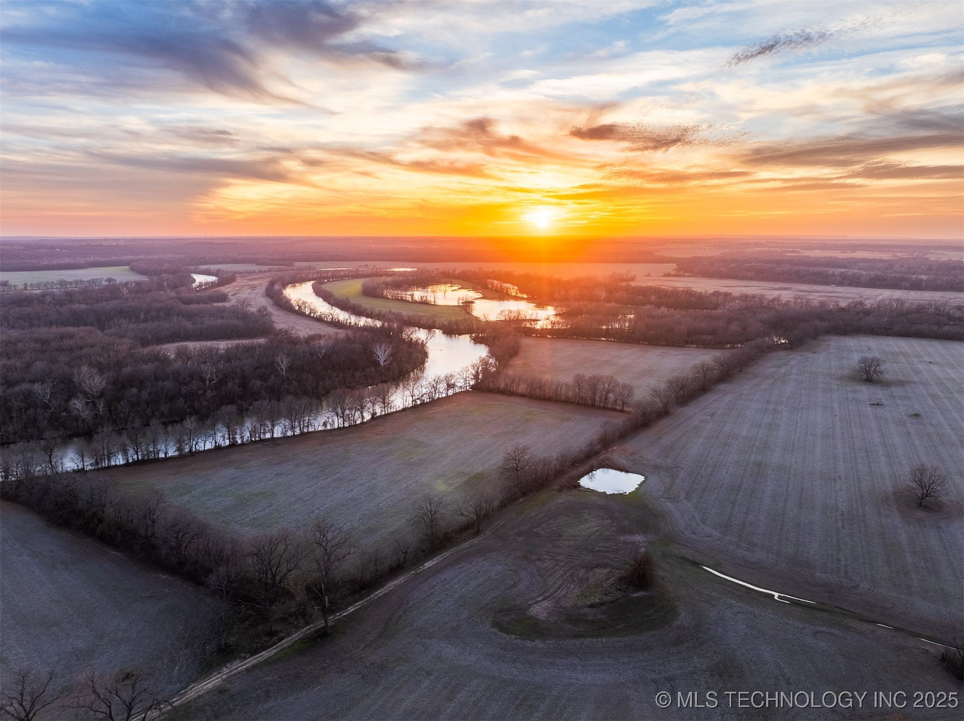 23 E 750 Road Property Photo 13