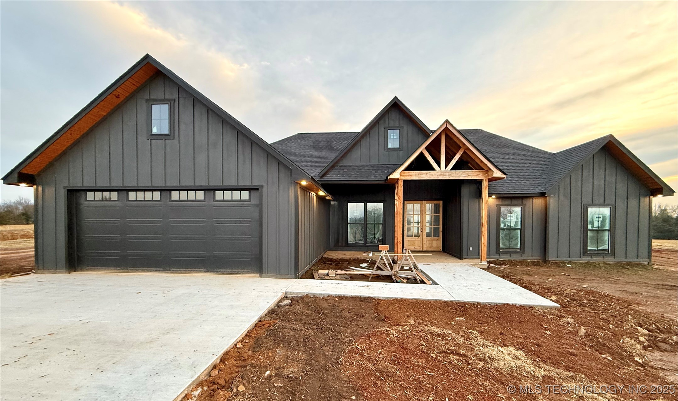 16325 Meadow View Road Property Photo 3