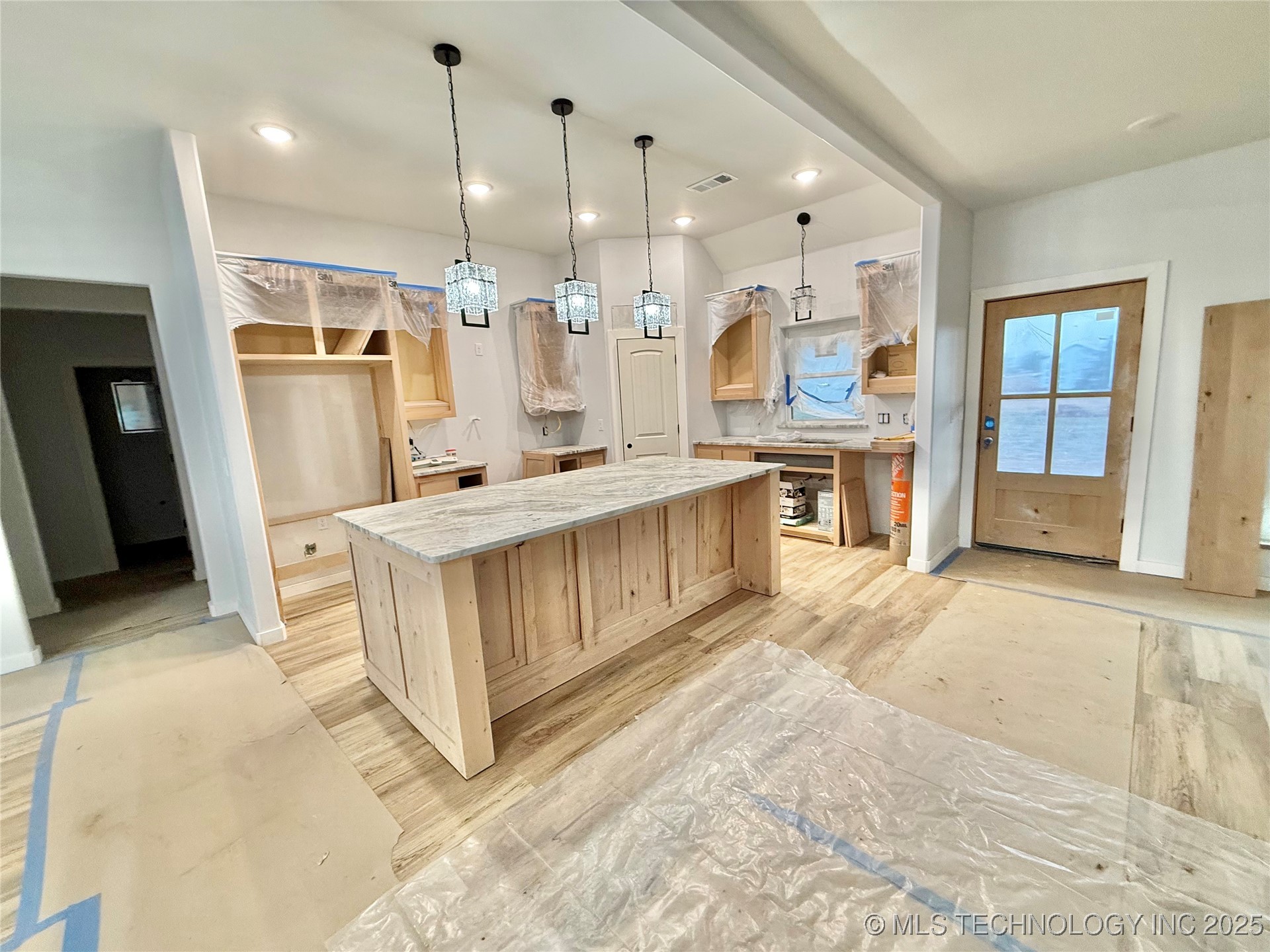 16325 Meadow View Road Property Photo 5