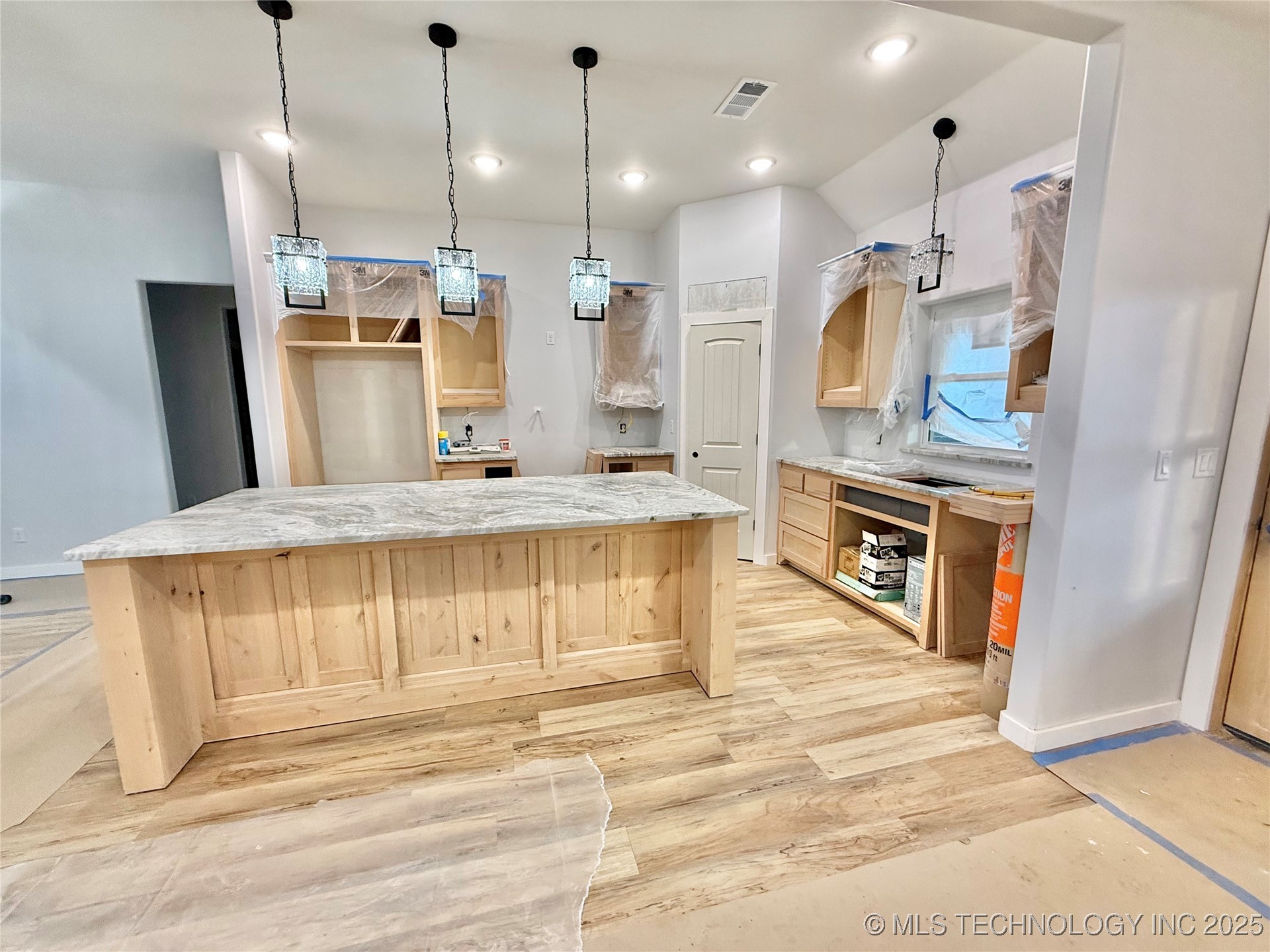 16325 Meadow View Road Property Photo 8